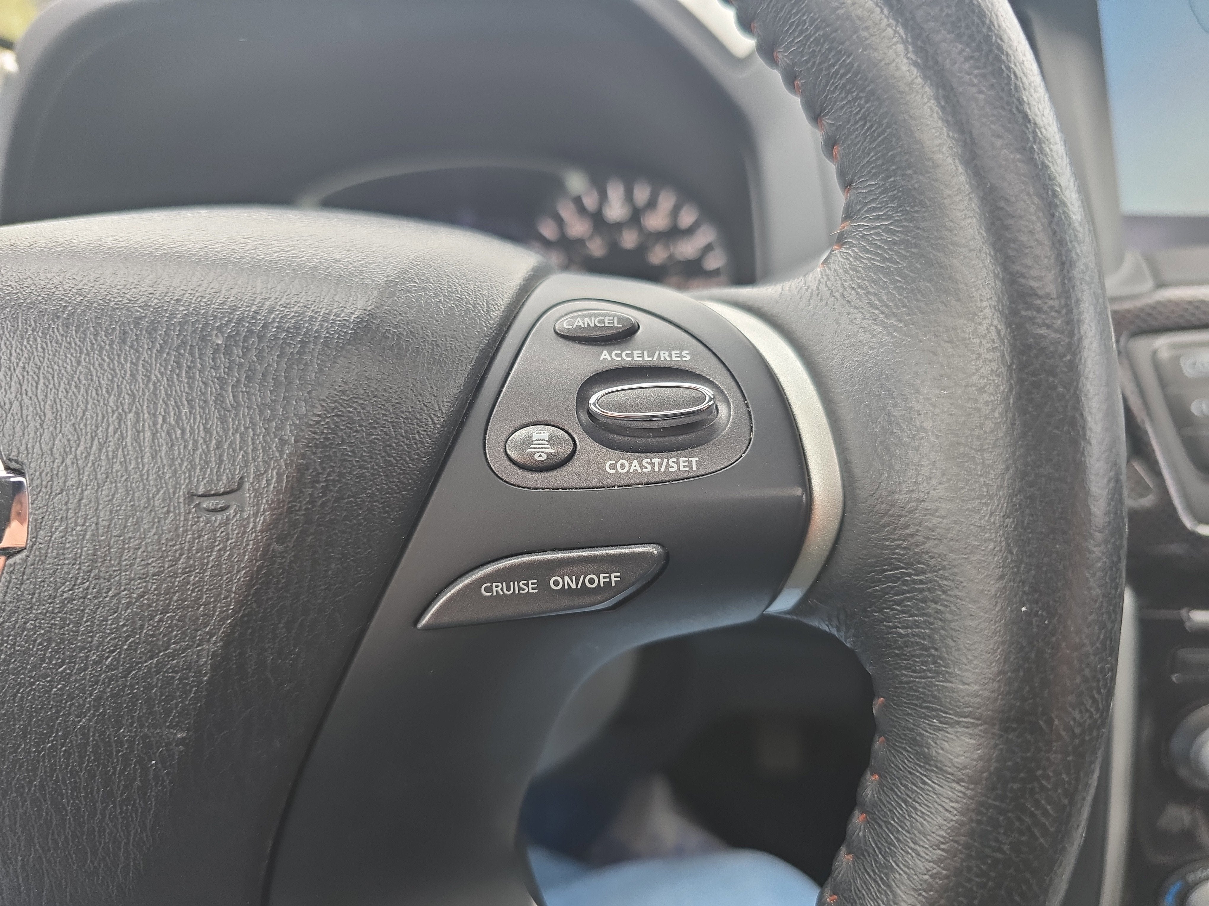2019 Nissan Pathfinder SL