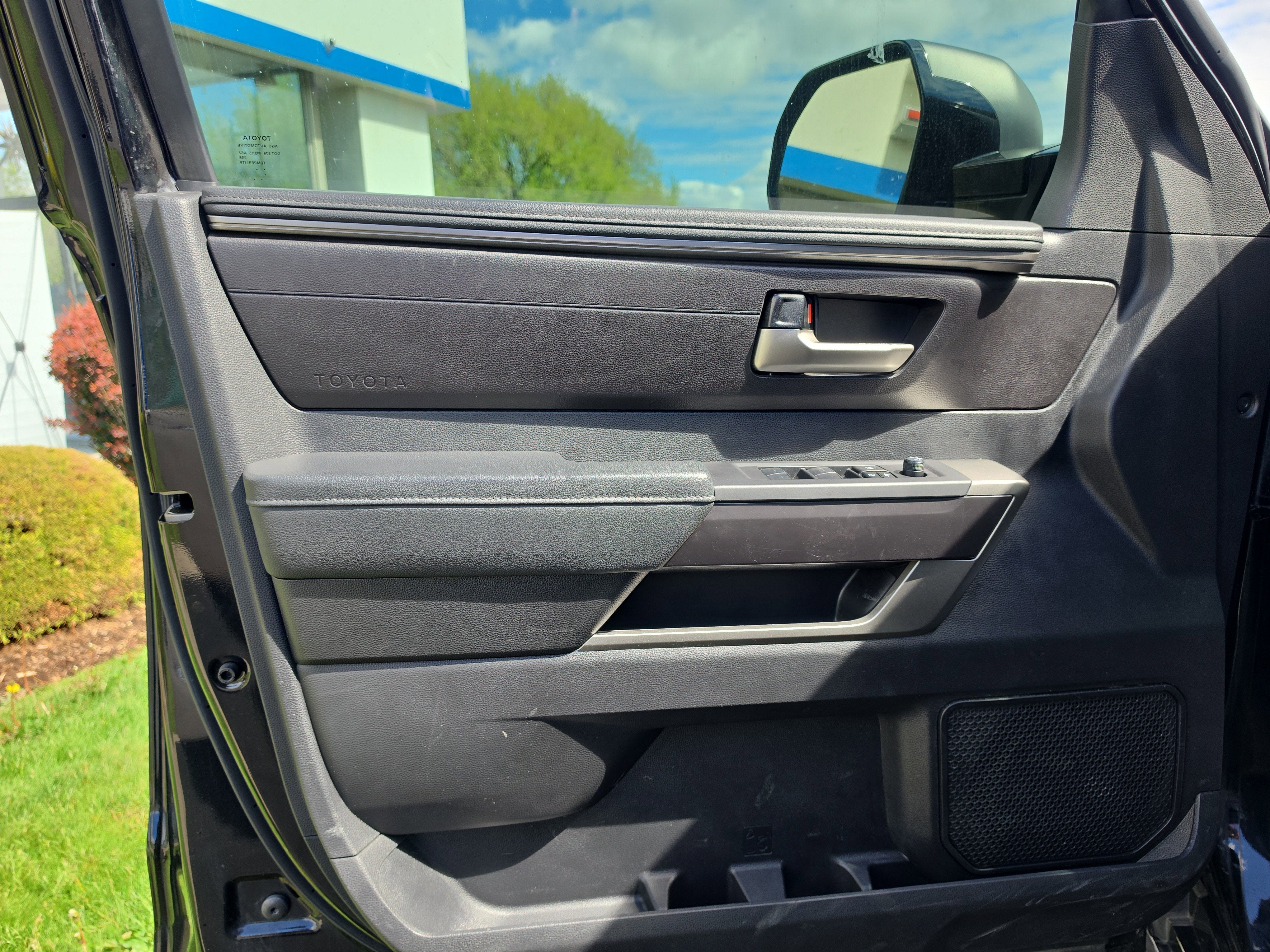 2023 Toyota Tundra 4WD SR5