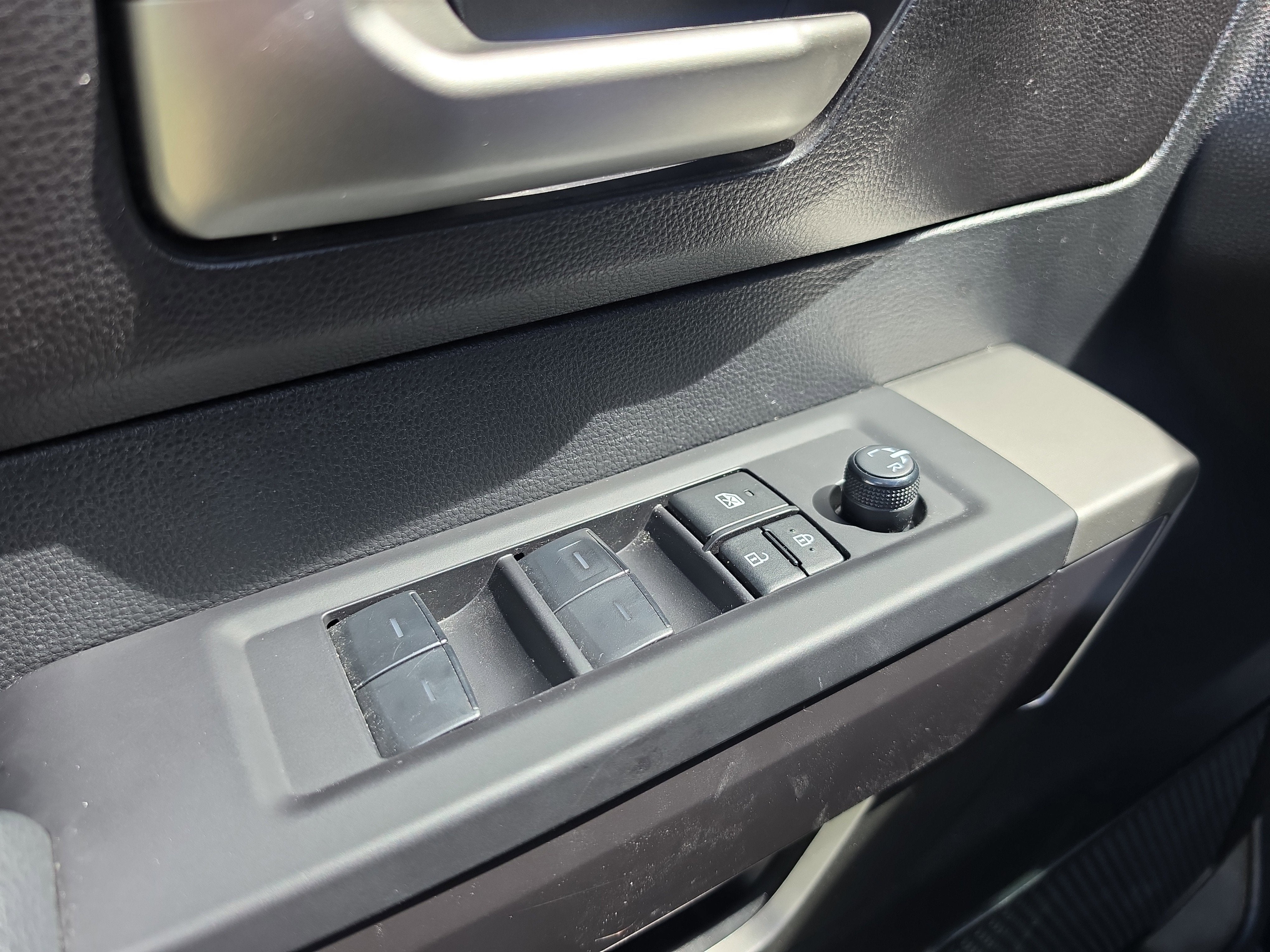 2023 Toyota Tundra 4WD SR5