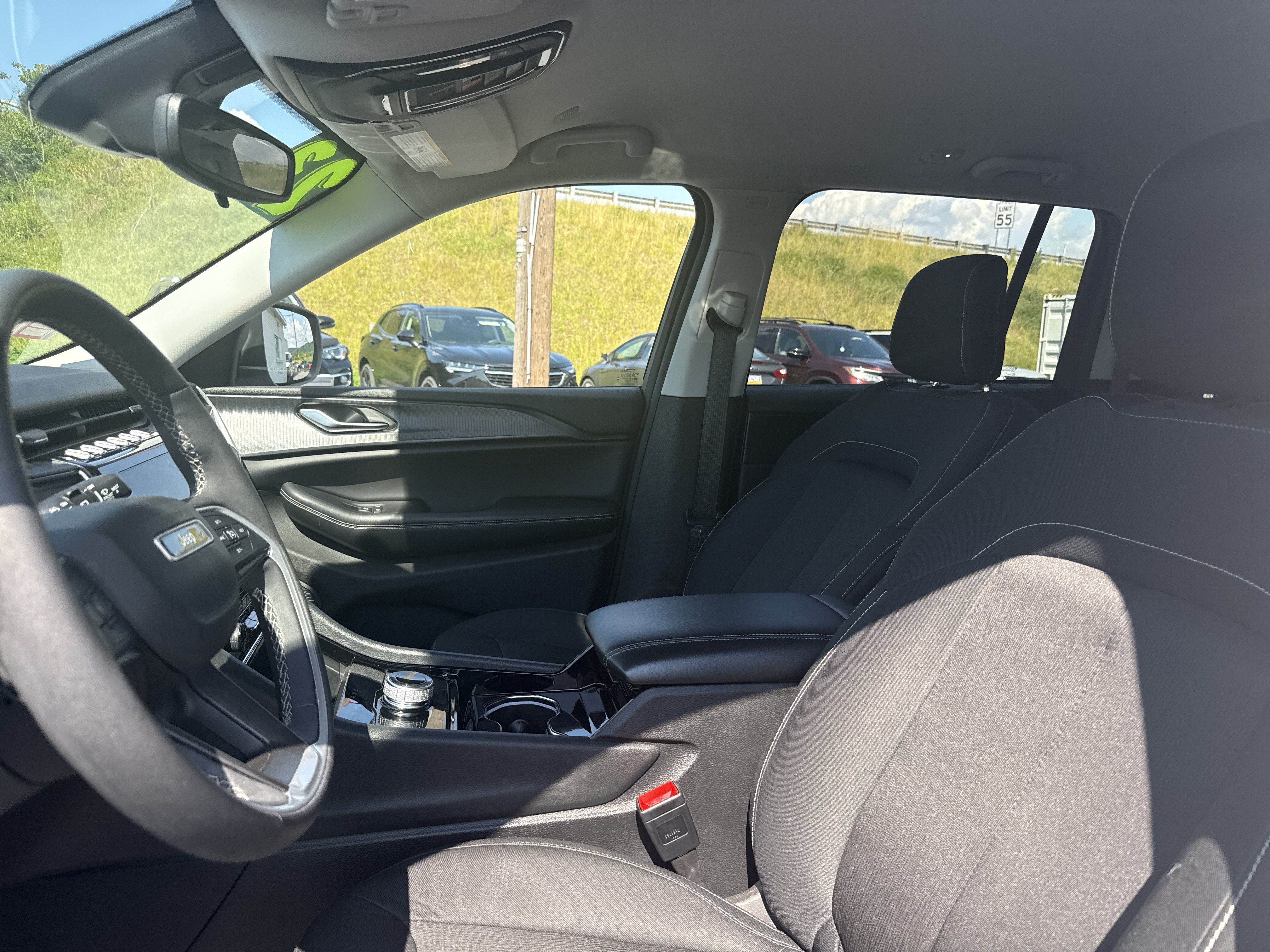 2023 Jeep Grand Cherokee Laredo