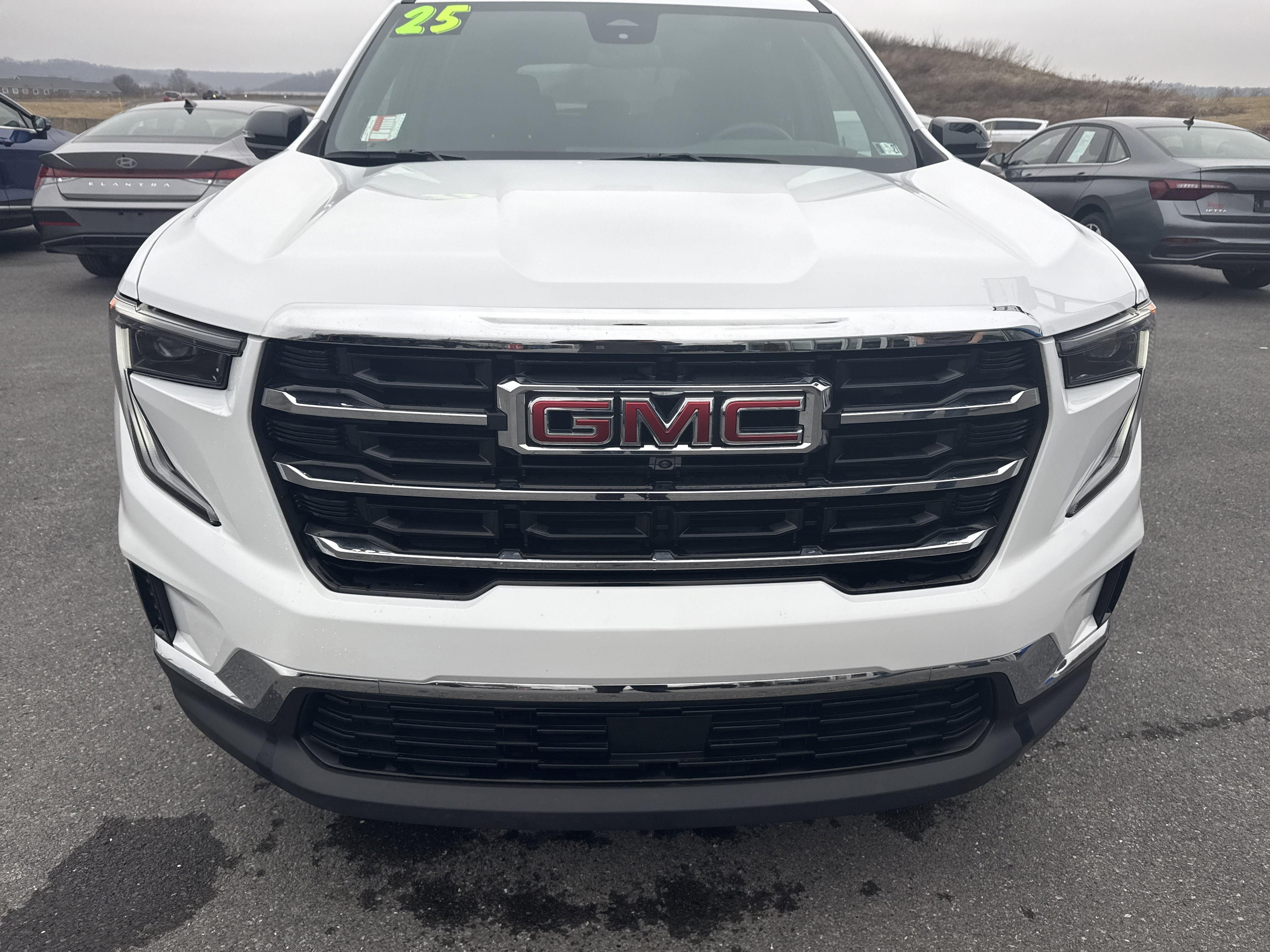 2025 GMC Acadia Elevation