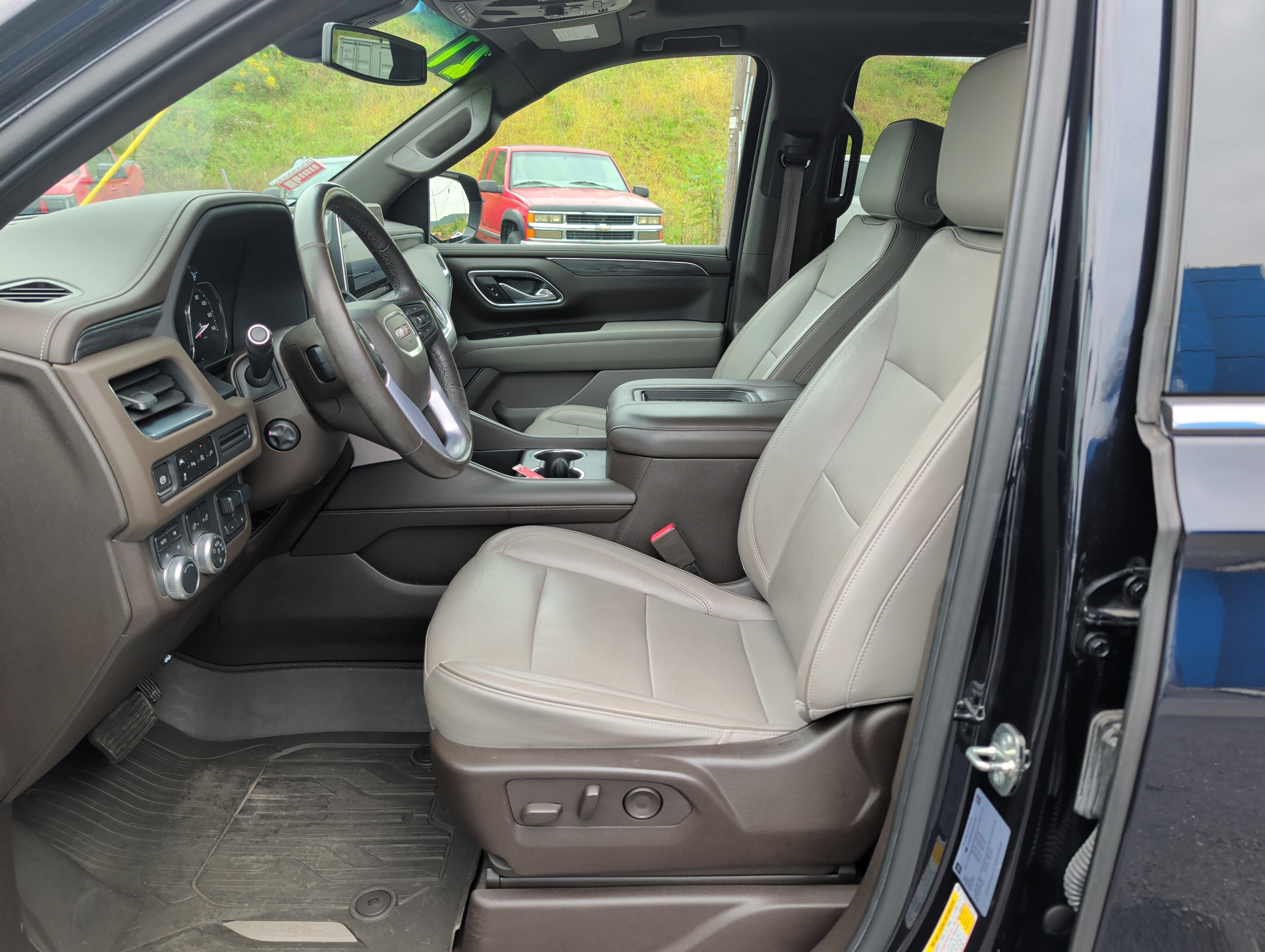 2021 GMC Yukon SLT