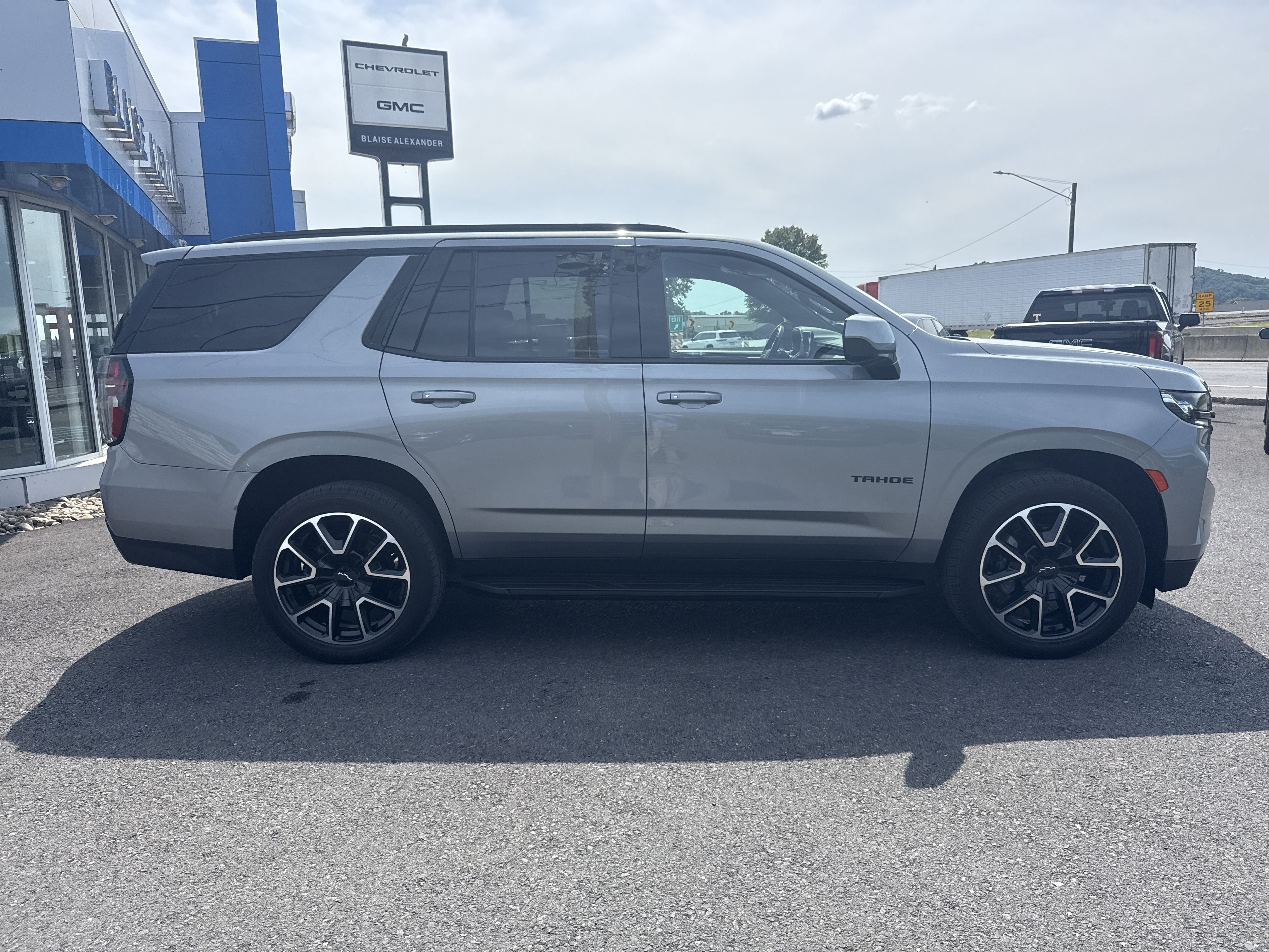 2023 Chevrolet Tahoe RST