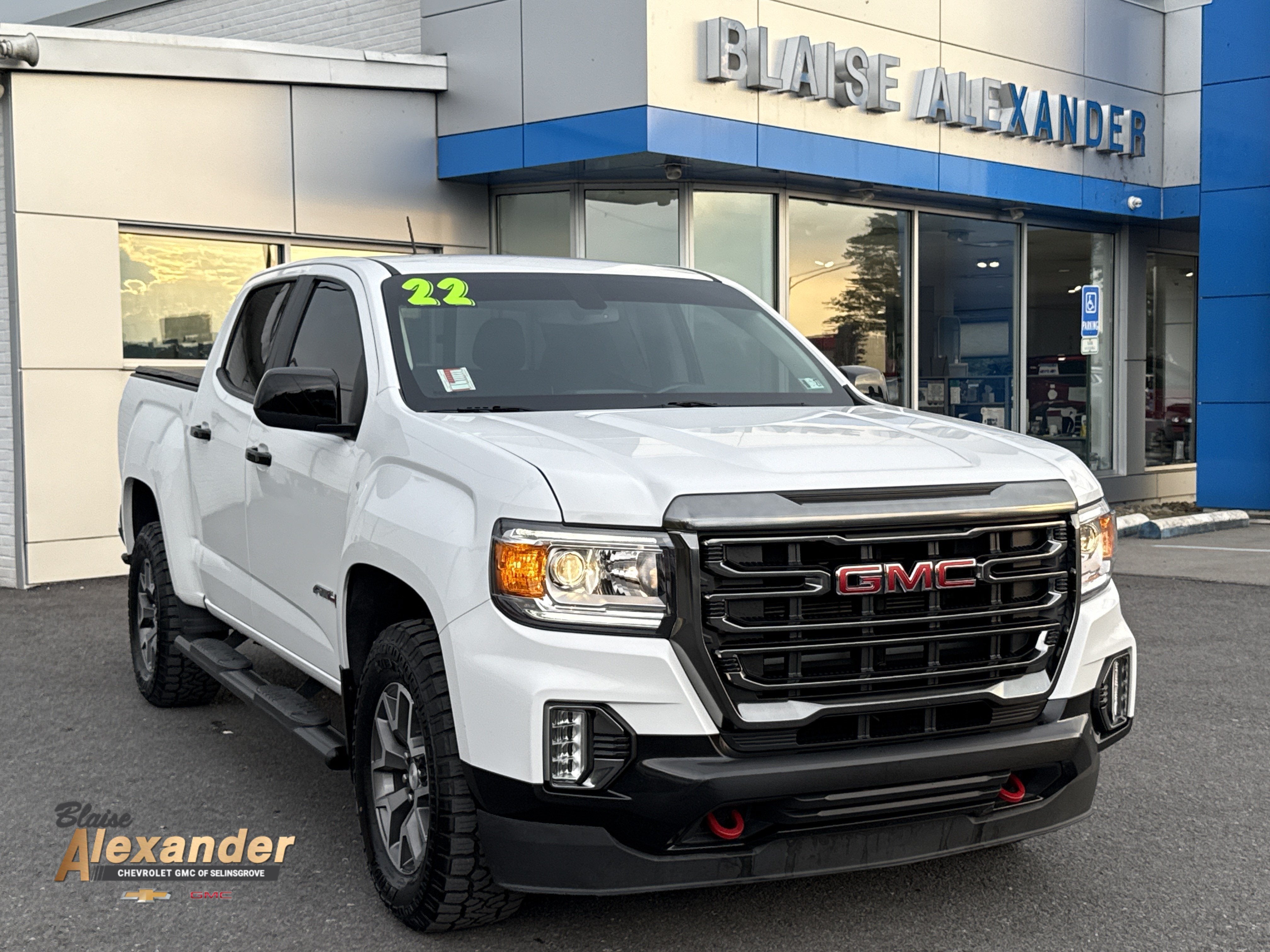 2022 GMC Canyon 4WD AT4 w/Leather