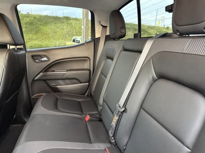 2022 GMC Canyon 4WD AT4 w/Leather