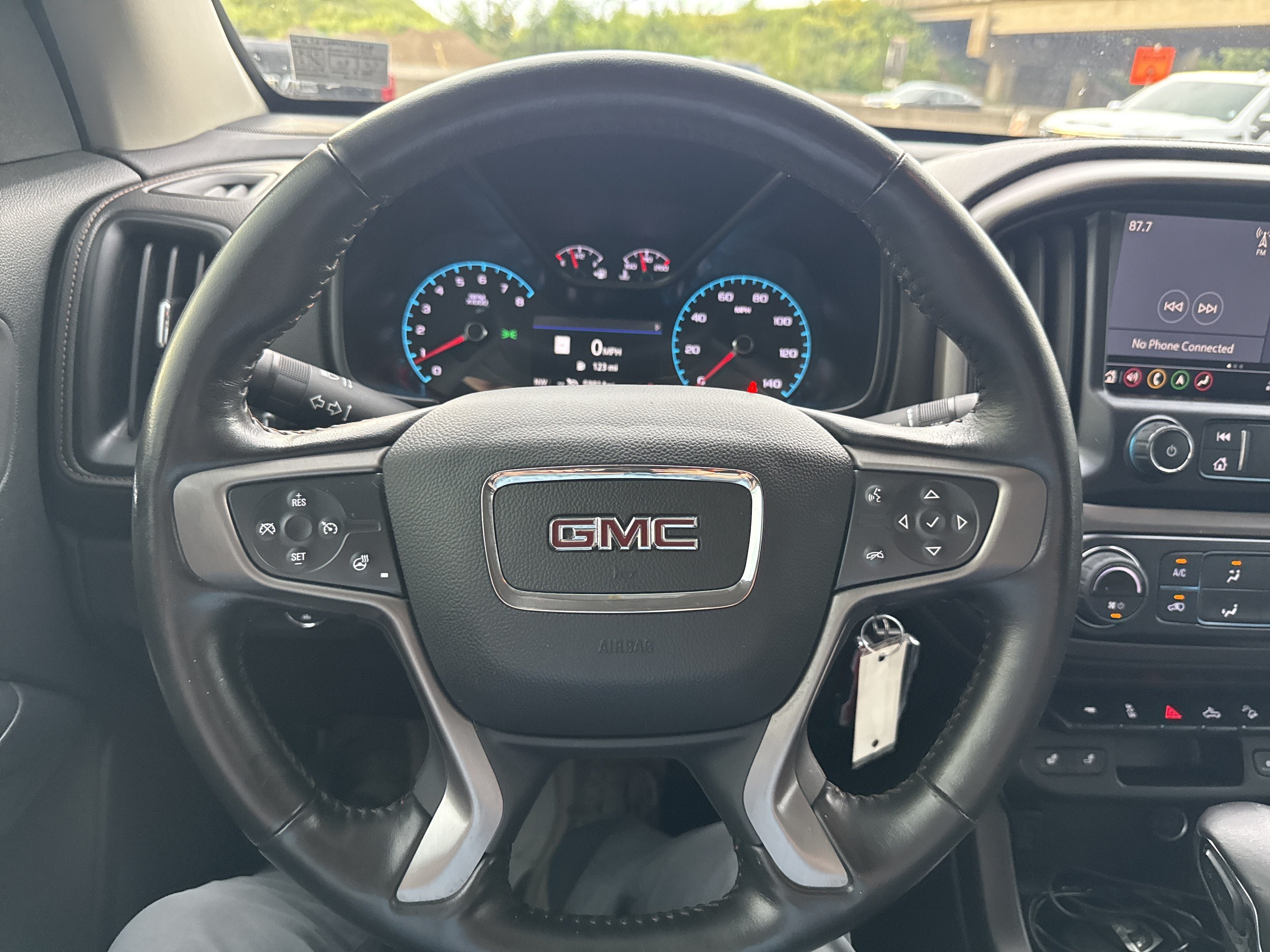 2022 GMC Canyon 4WD AT4 w/Leather