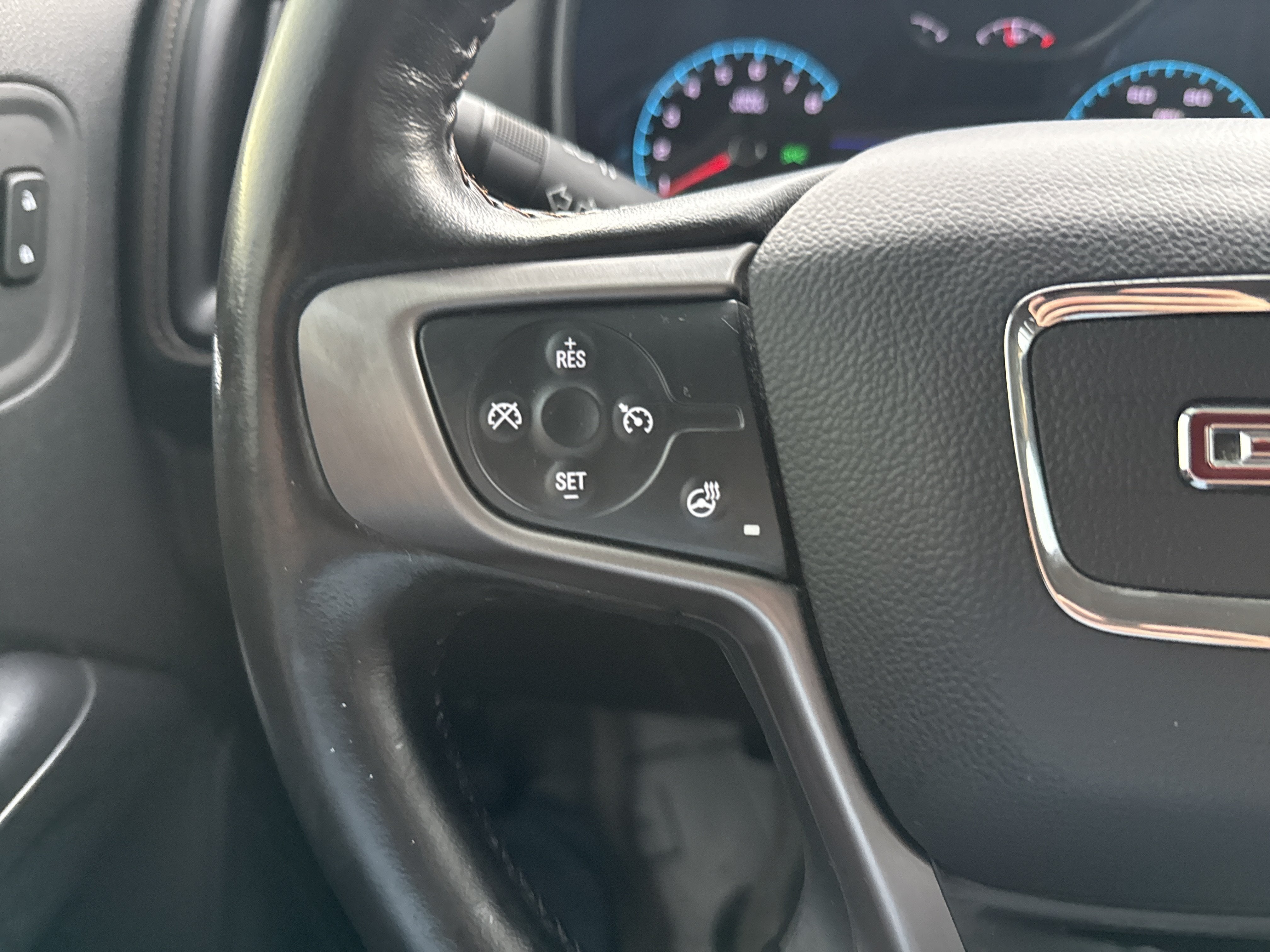 2022 GMC Canyon 4WD AT4 w/Leather