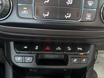 2022 GMC Canyon 4WD AT4 w/Leather