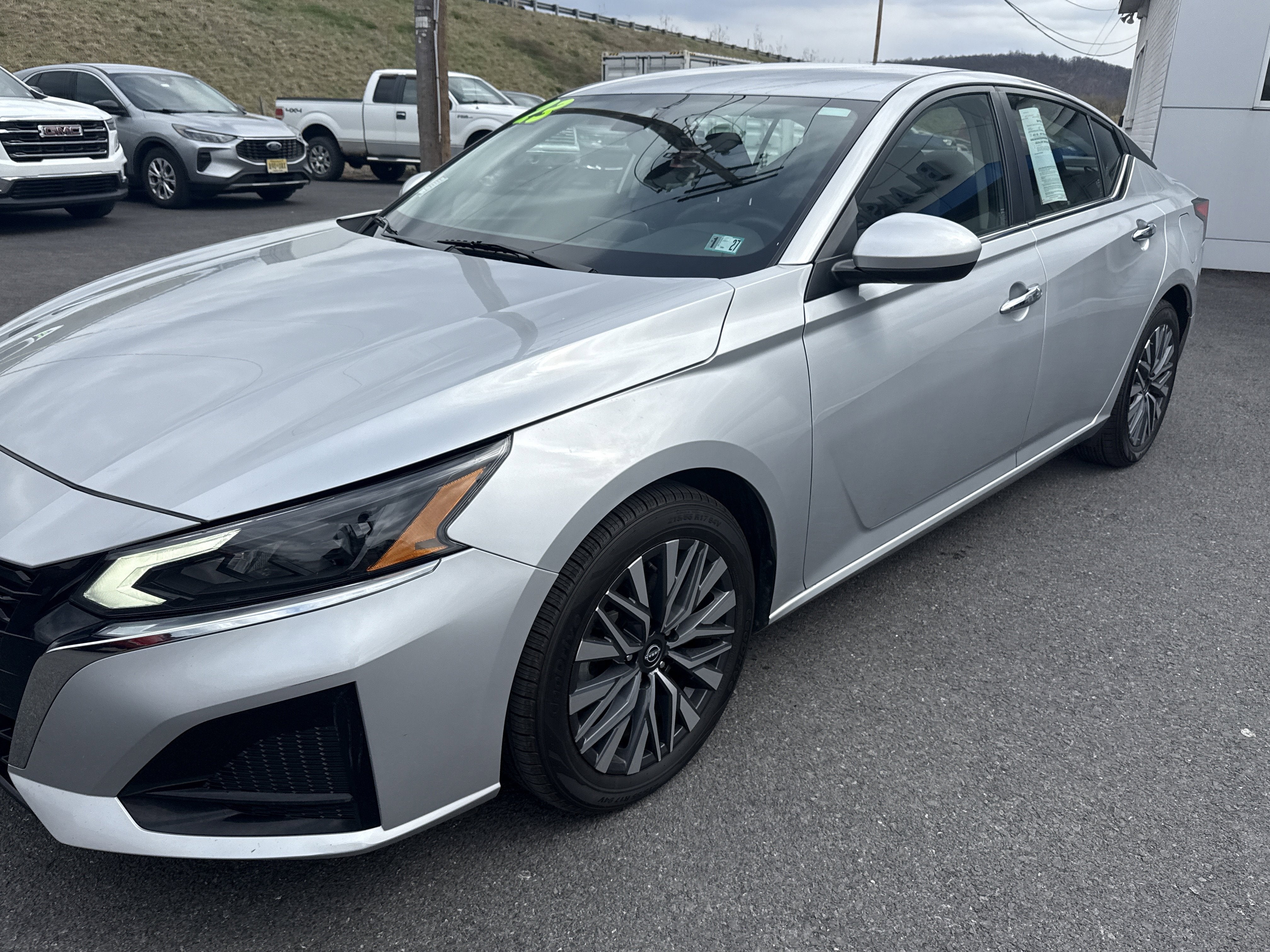 2023 Nissan Altima 2.5 SV