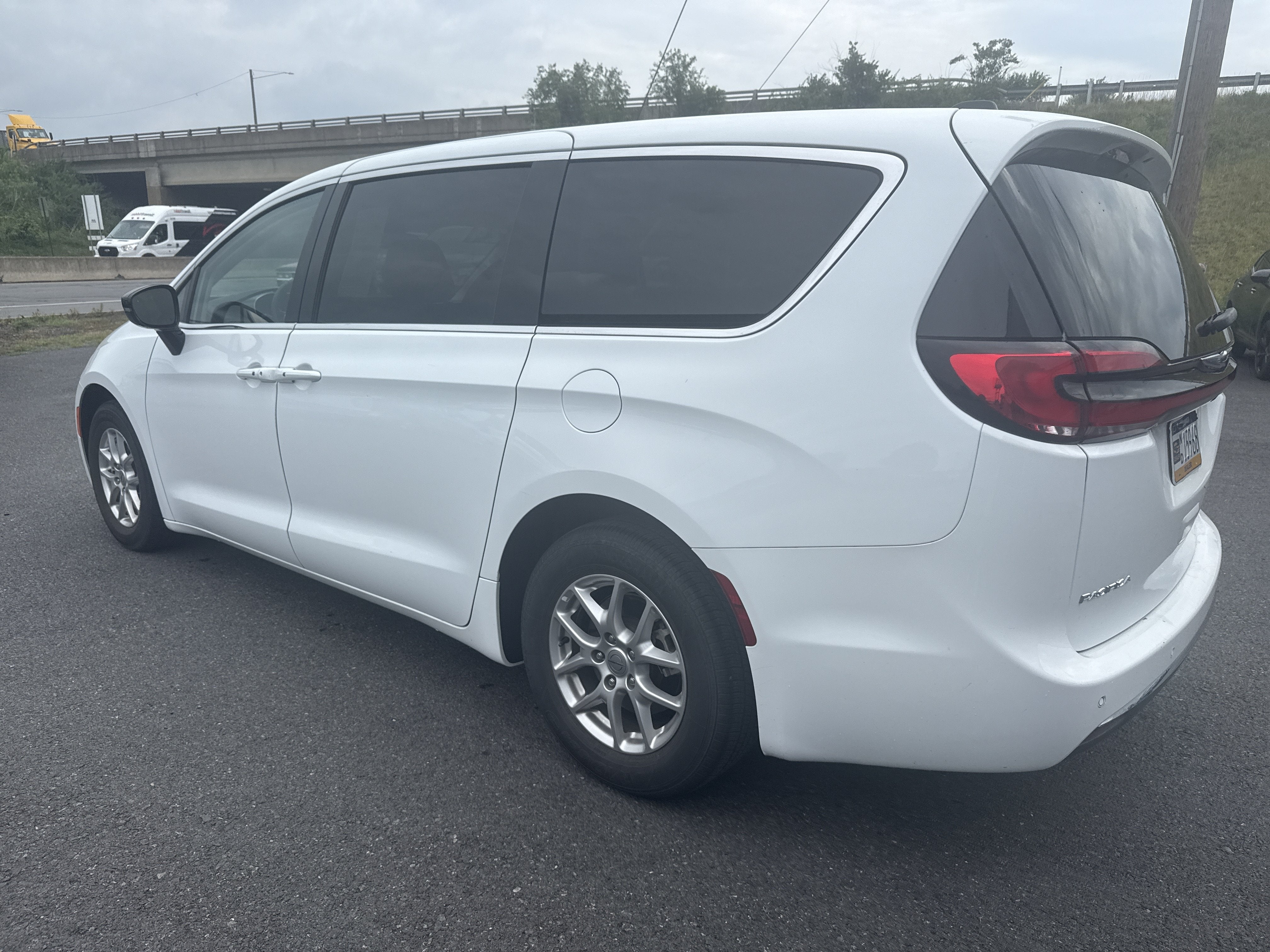 2024 Chrysler Pacifica Touring L