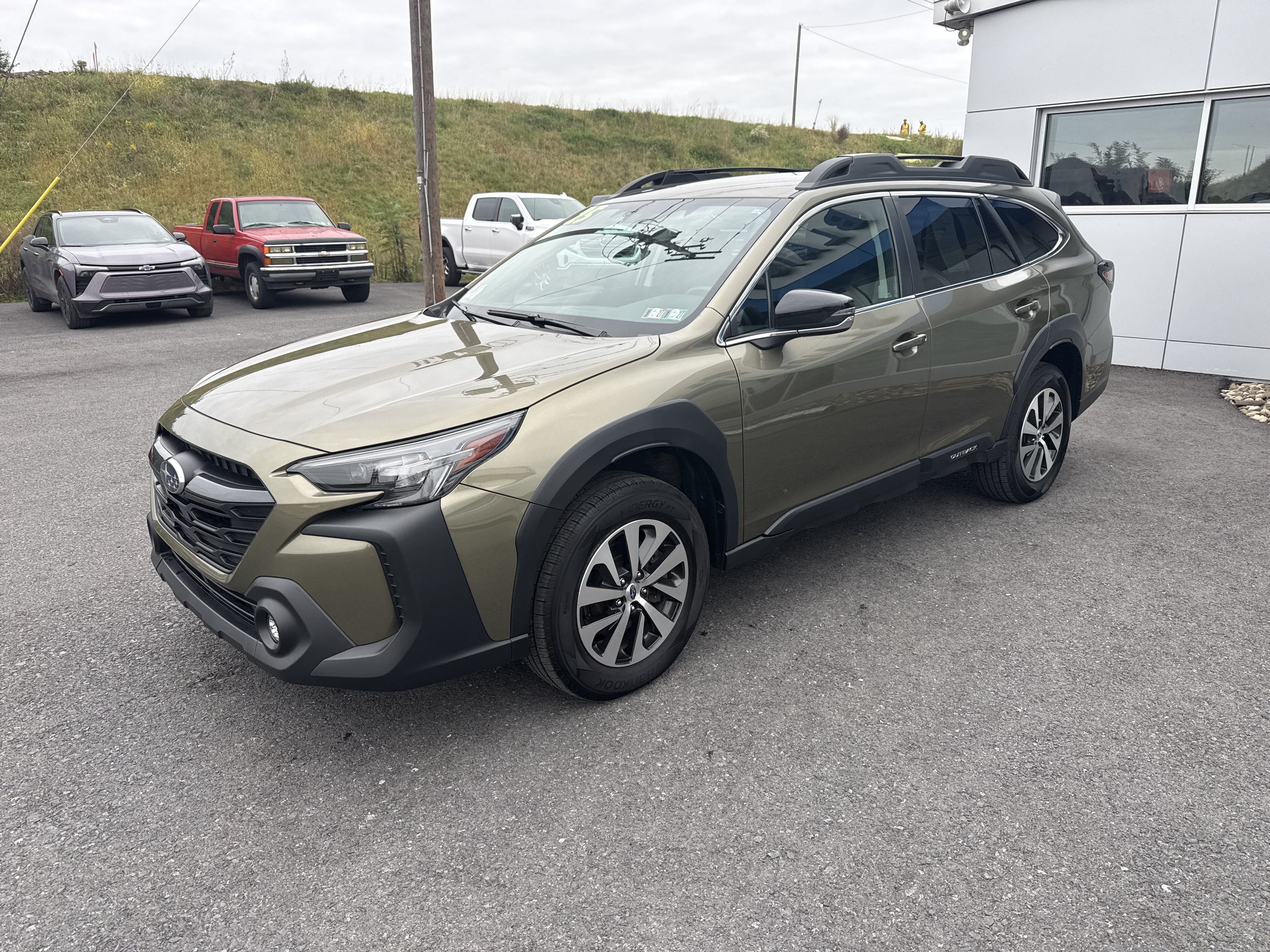 2025 Subaru Outback Premium