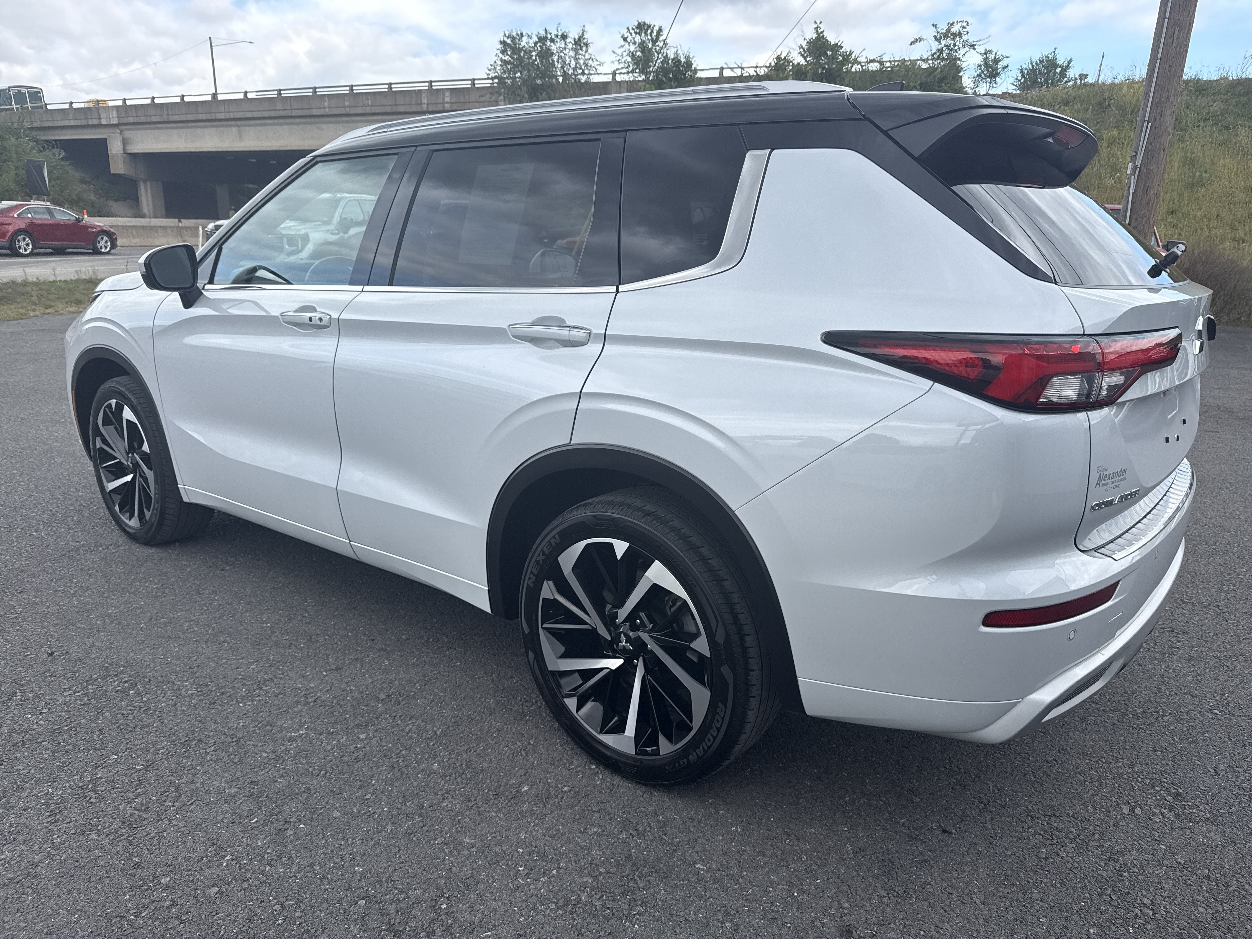 2024 Mitsubishi Outlander SEL
