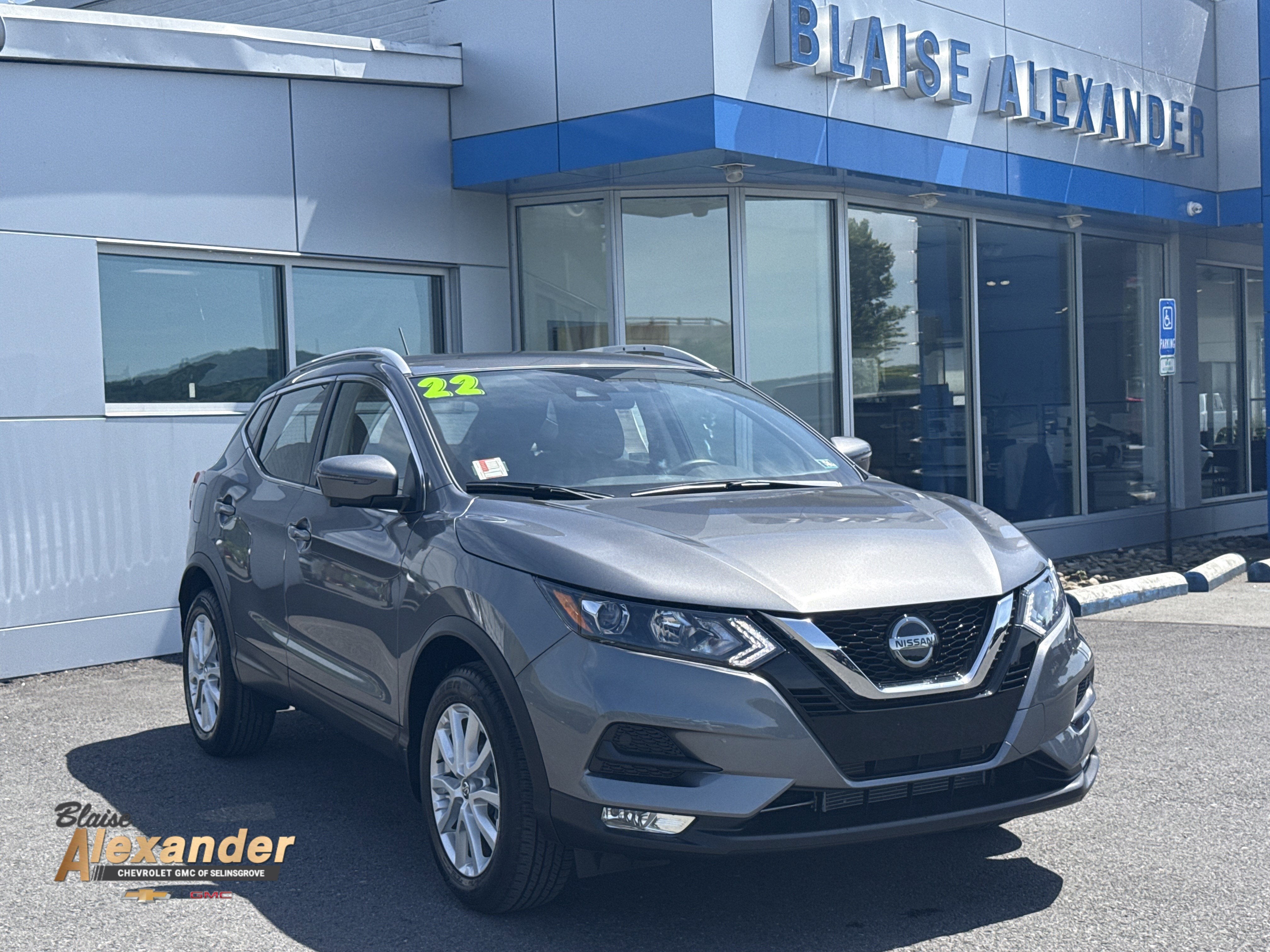 2022 Nissan Rogue Sport SV