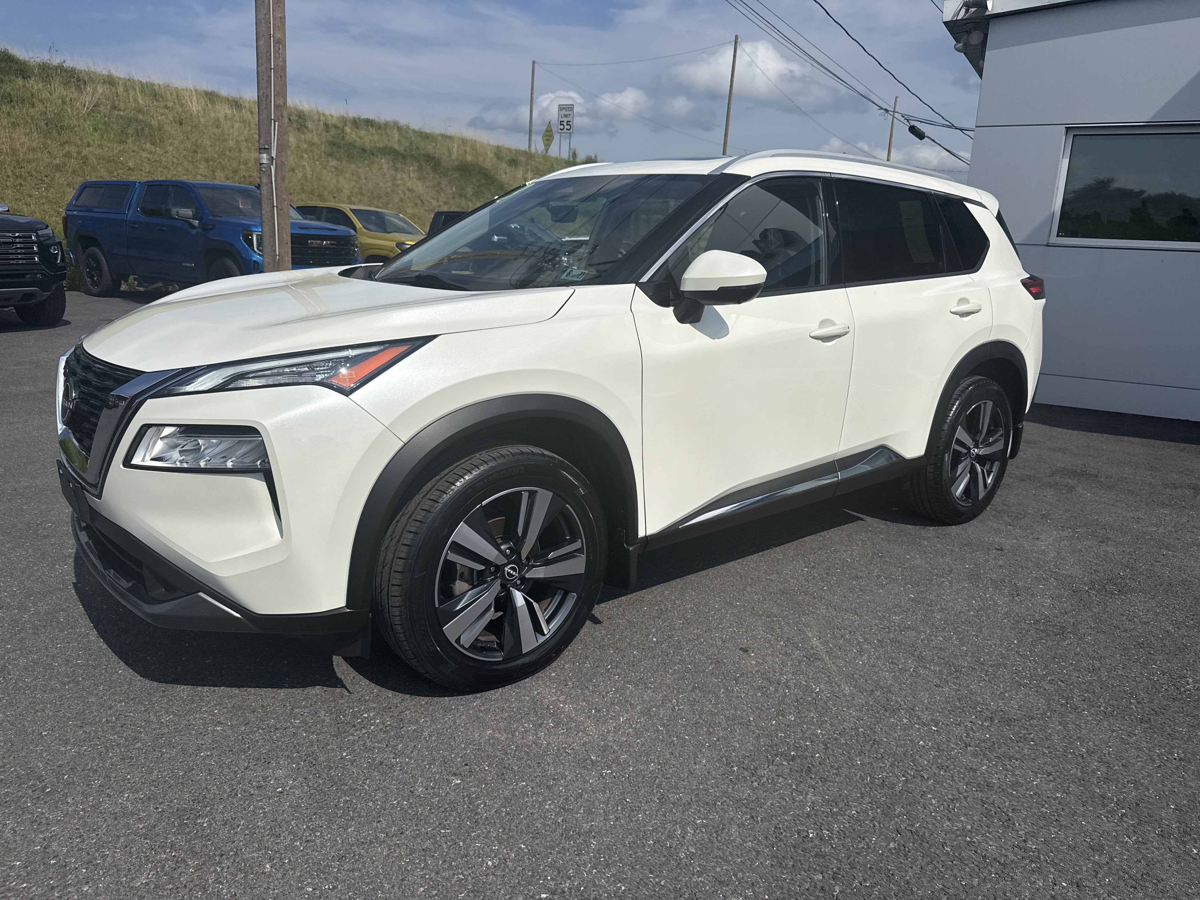 2023 Nissan Rogue SL