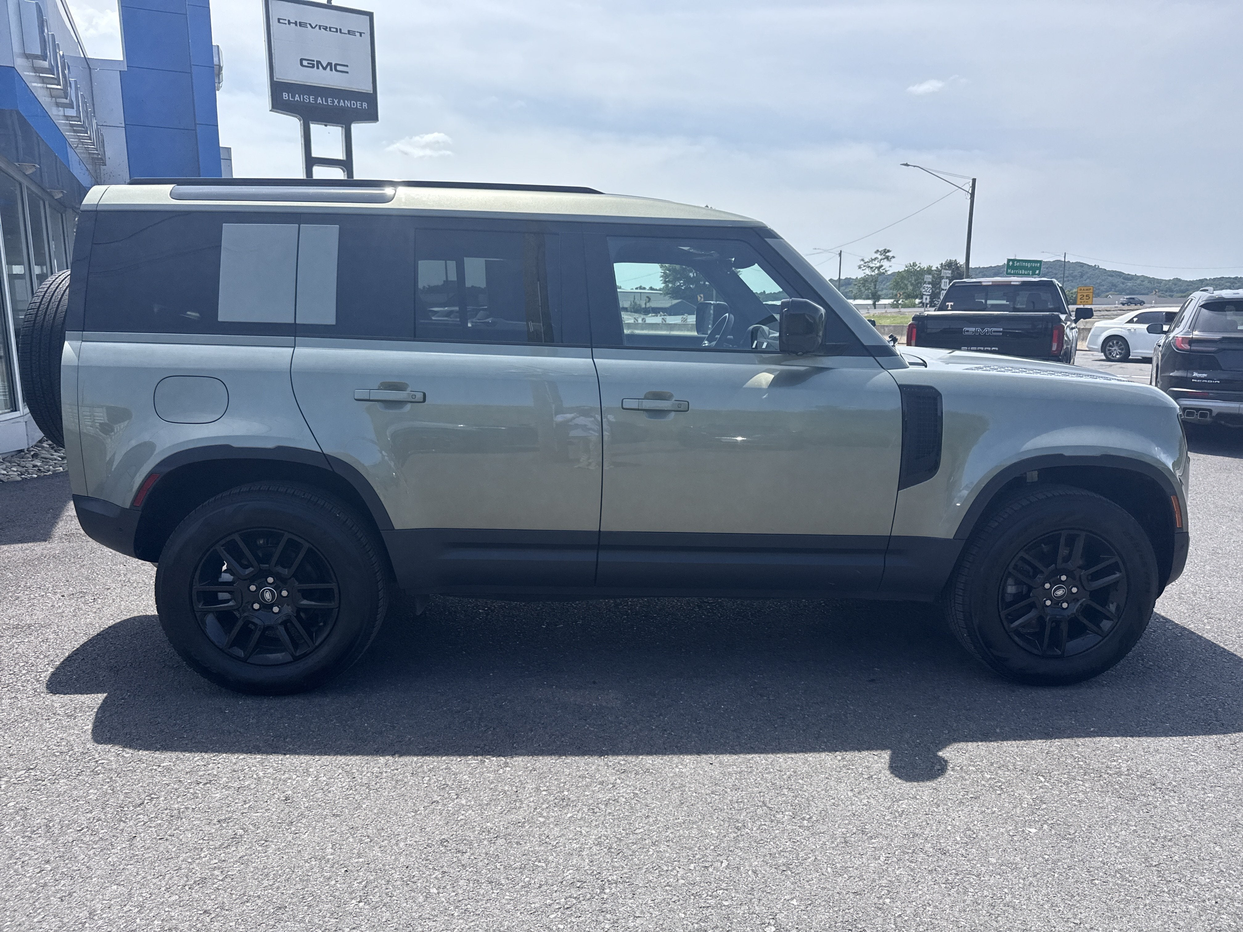 2025 Land Rover Defender S