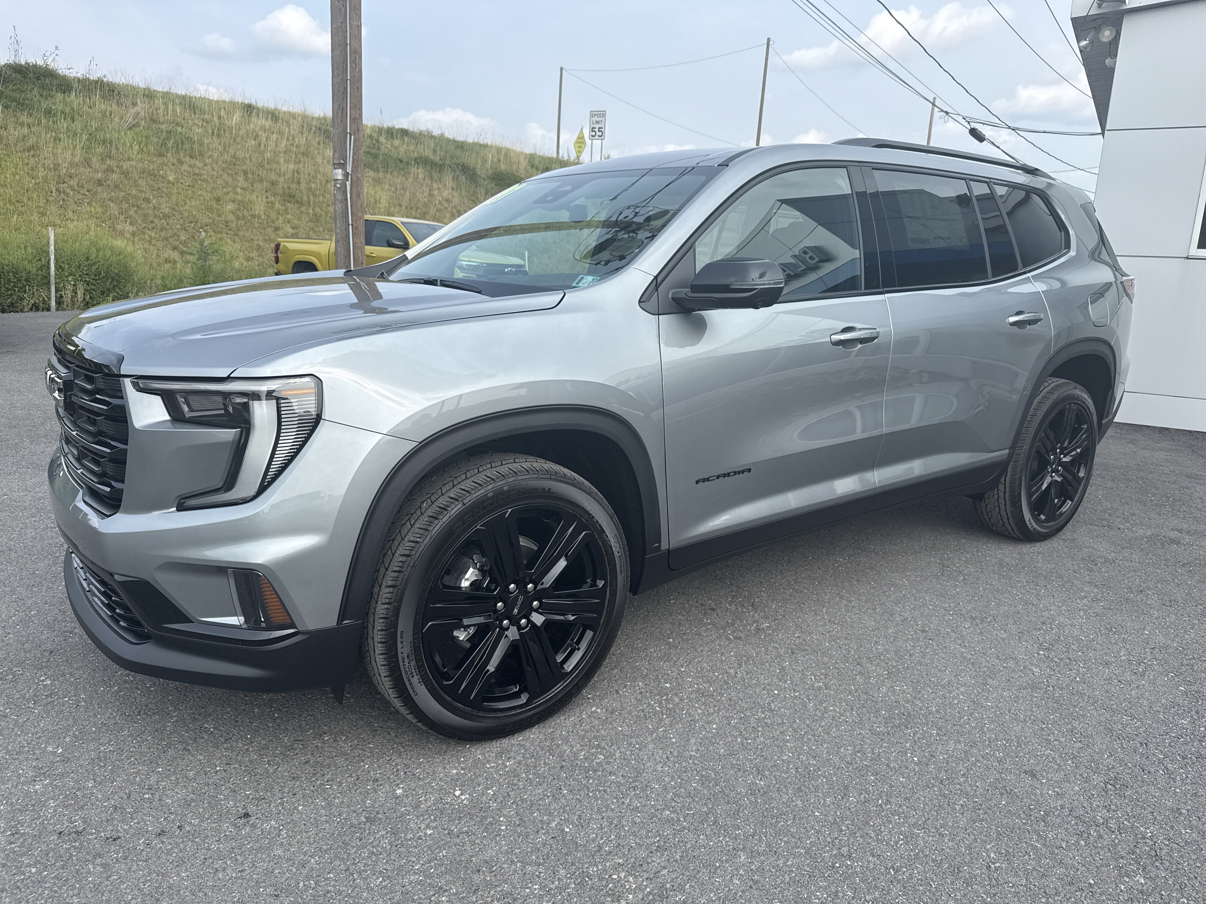 2027 GMC Acadia Elevation