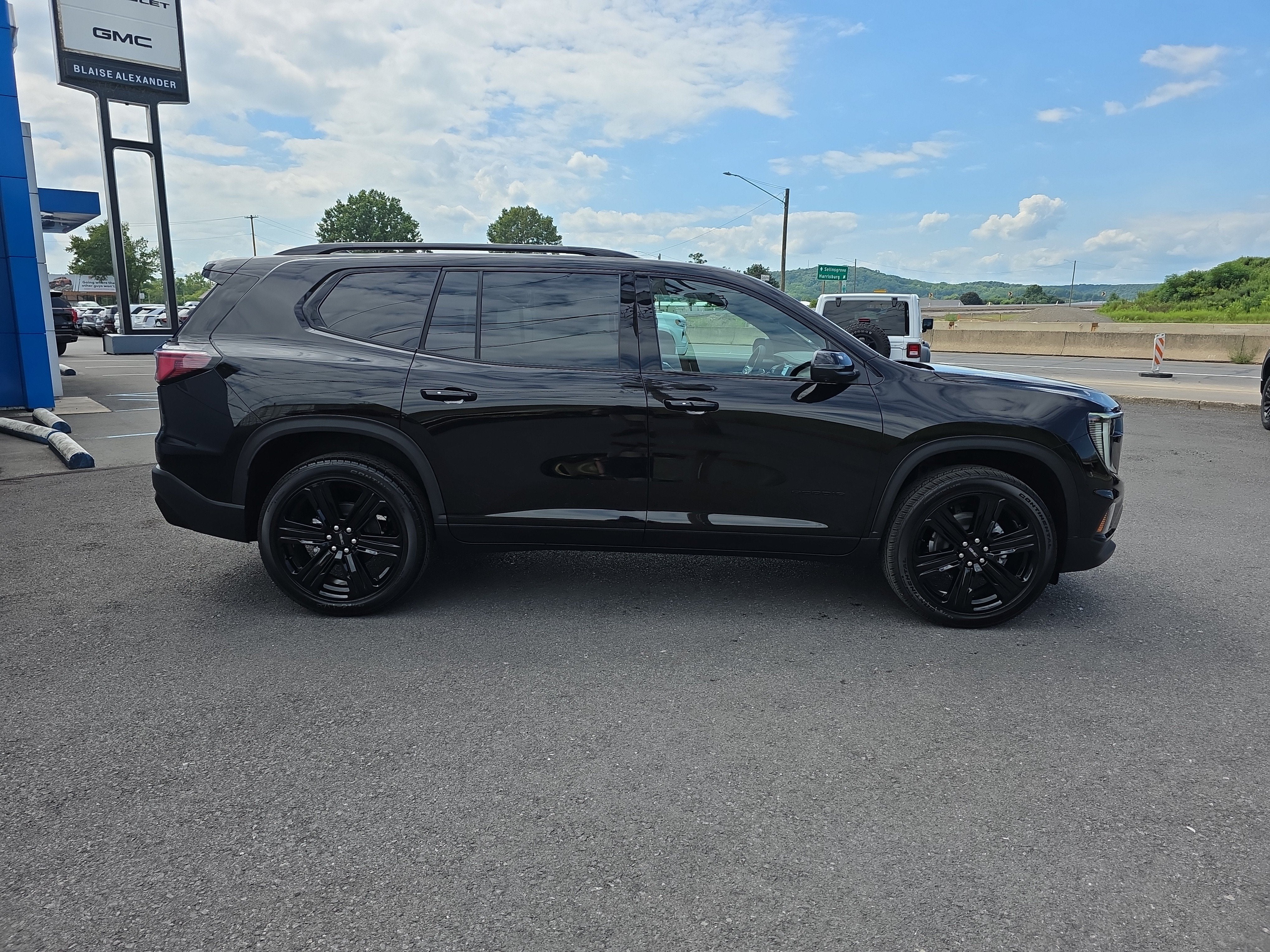 2027 GMC Acadia Elevation