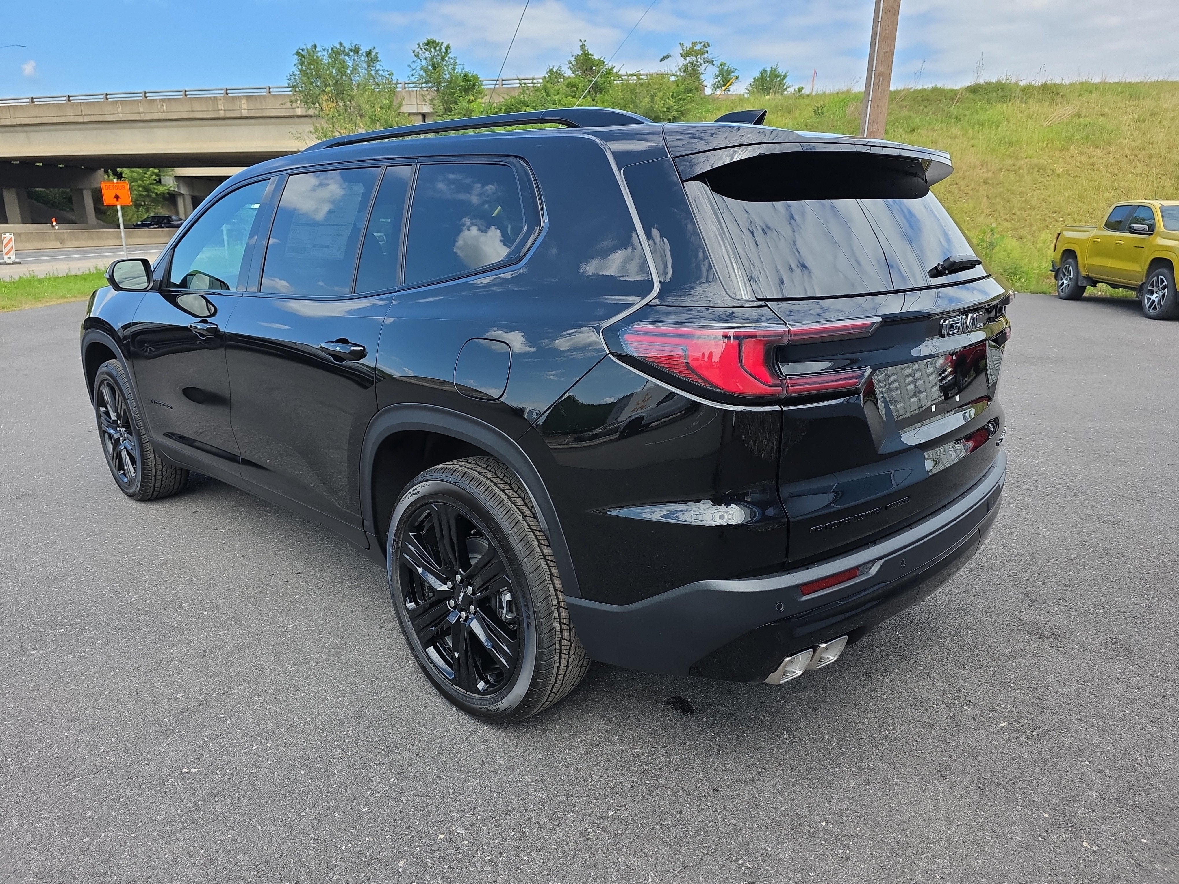 2027 GMC Acadia Elevation