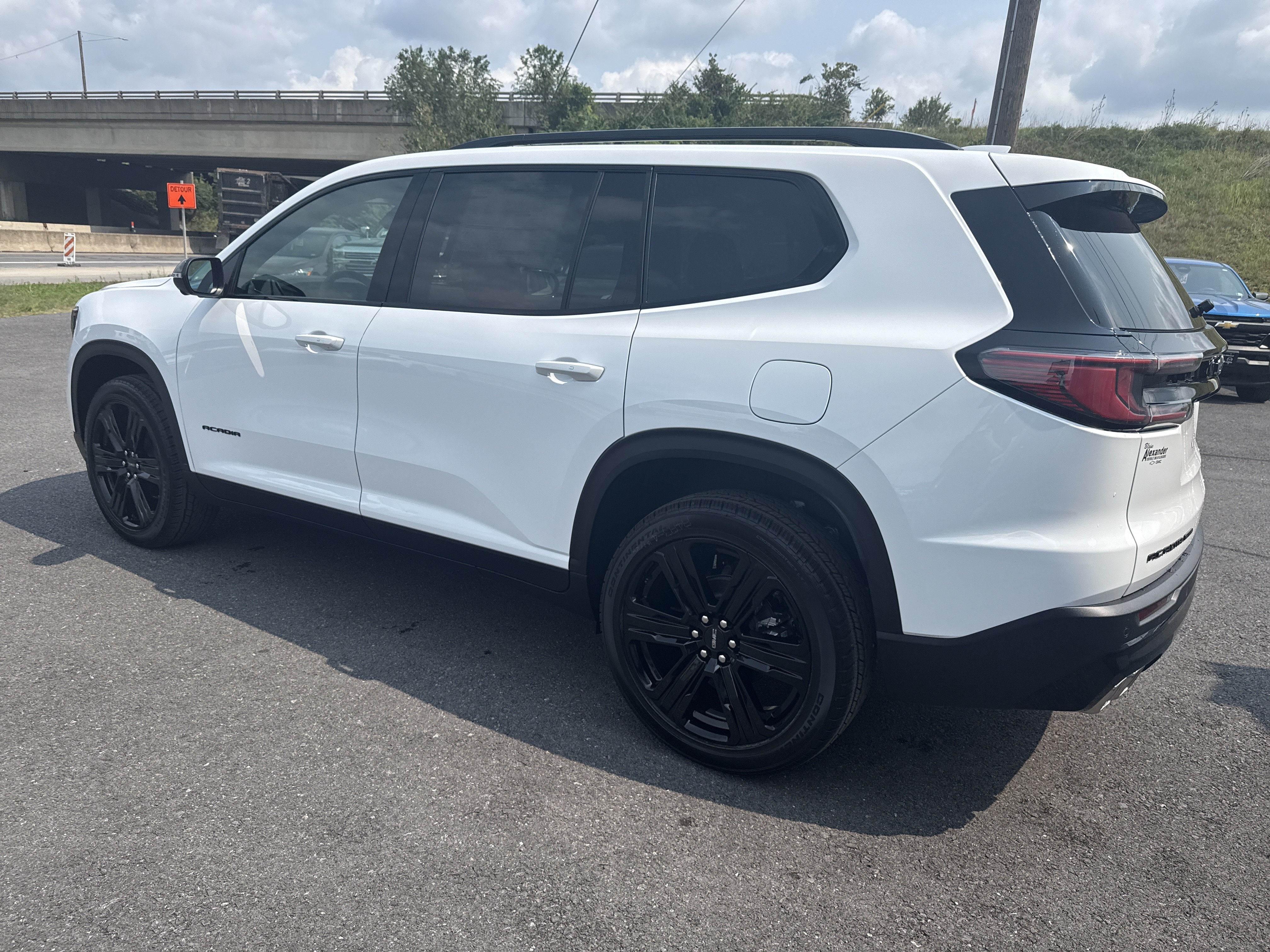 2027 GMC Acadia Elevation
