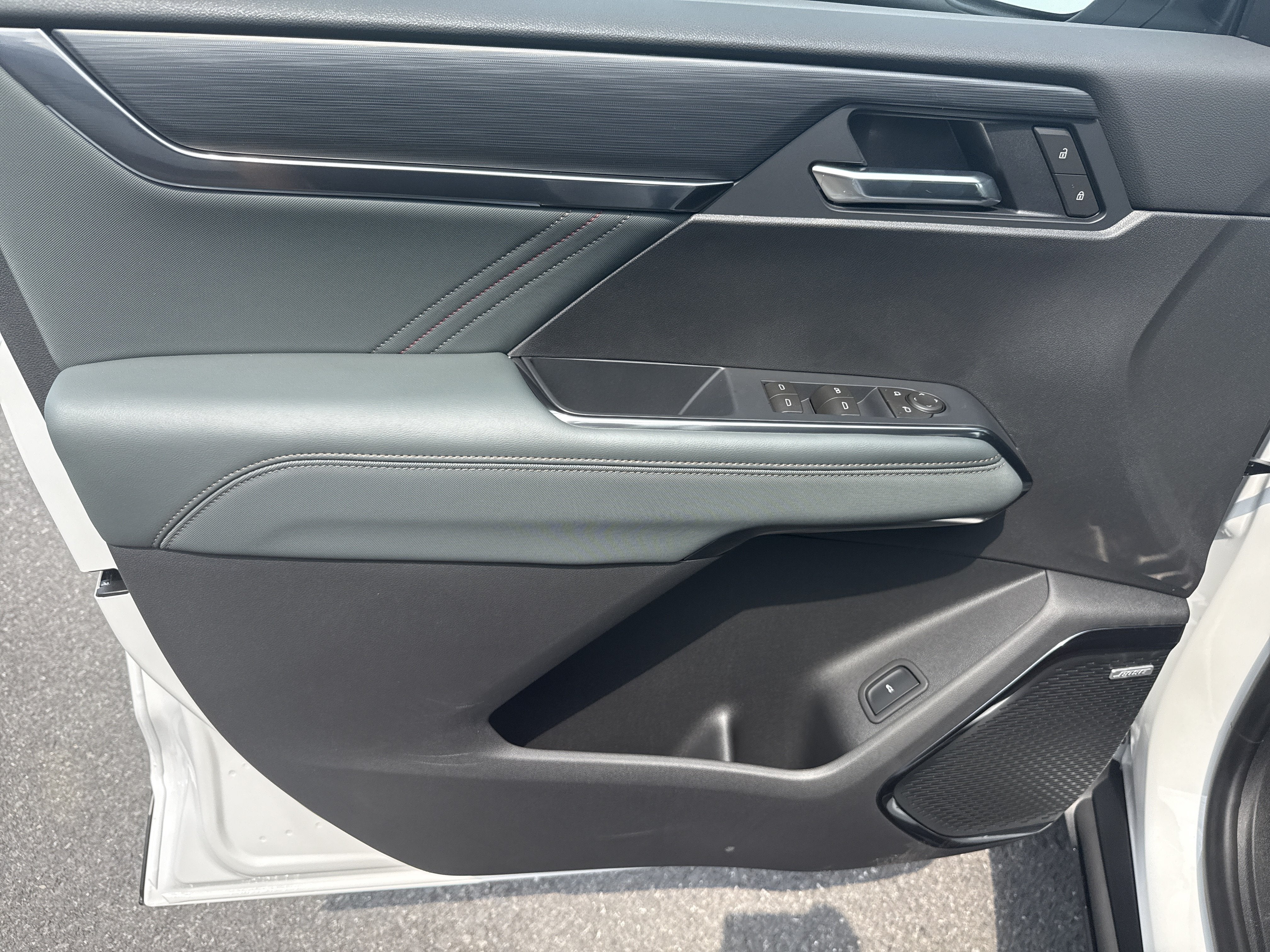 2027 GMC Acadia AT4 - Photo 15