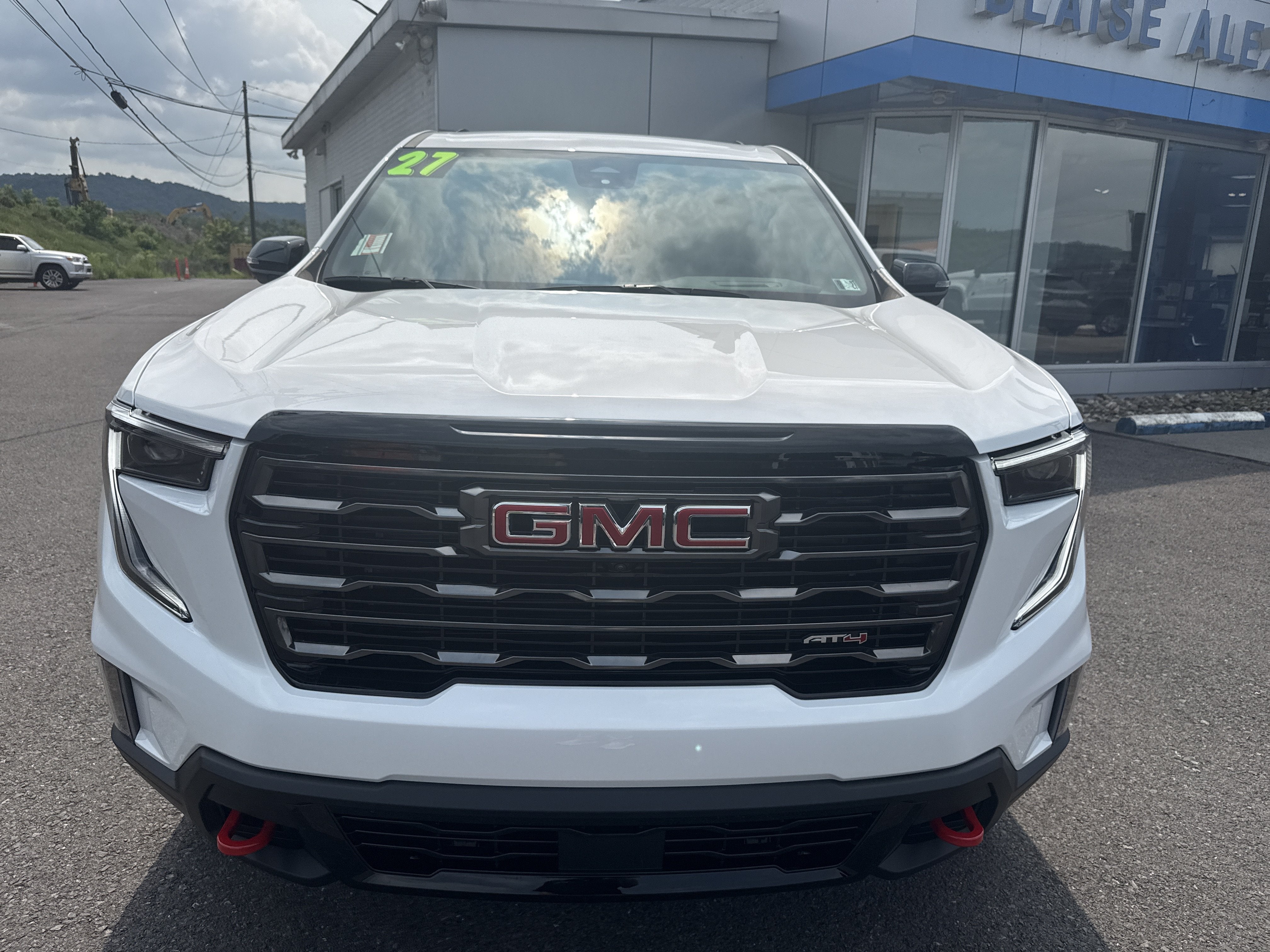 2027 GMC Acadia AT4 - Photo 8
