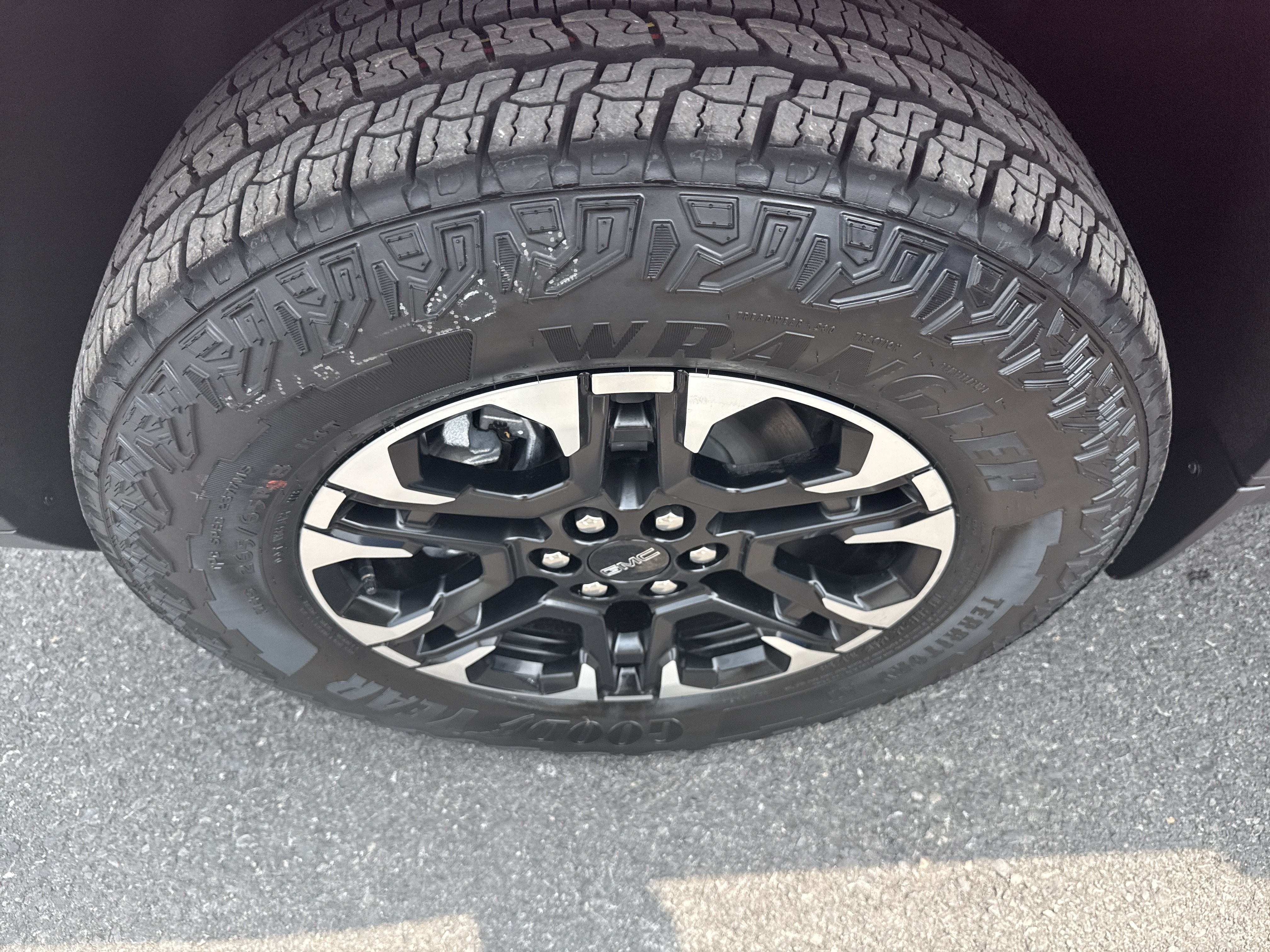 2027 GMC Acadia AT4