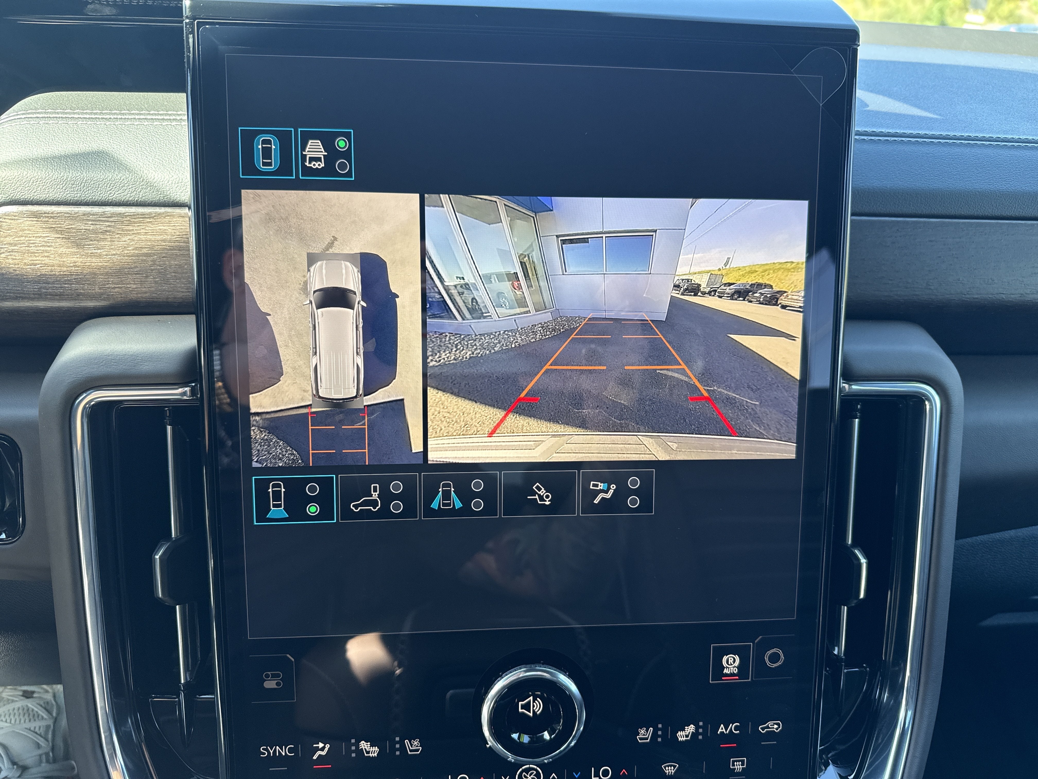 2026 GMC Yukon XL Denali Ultimate - Photo 15