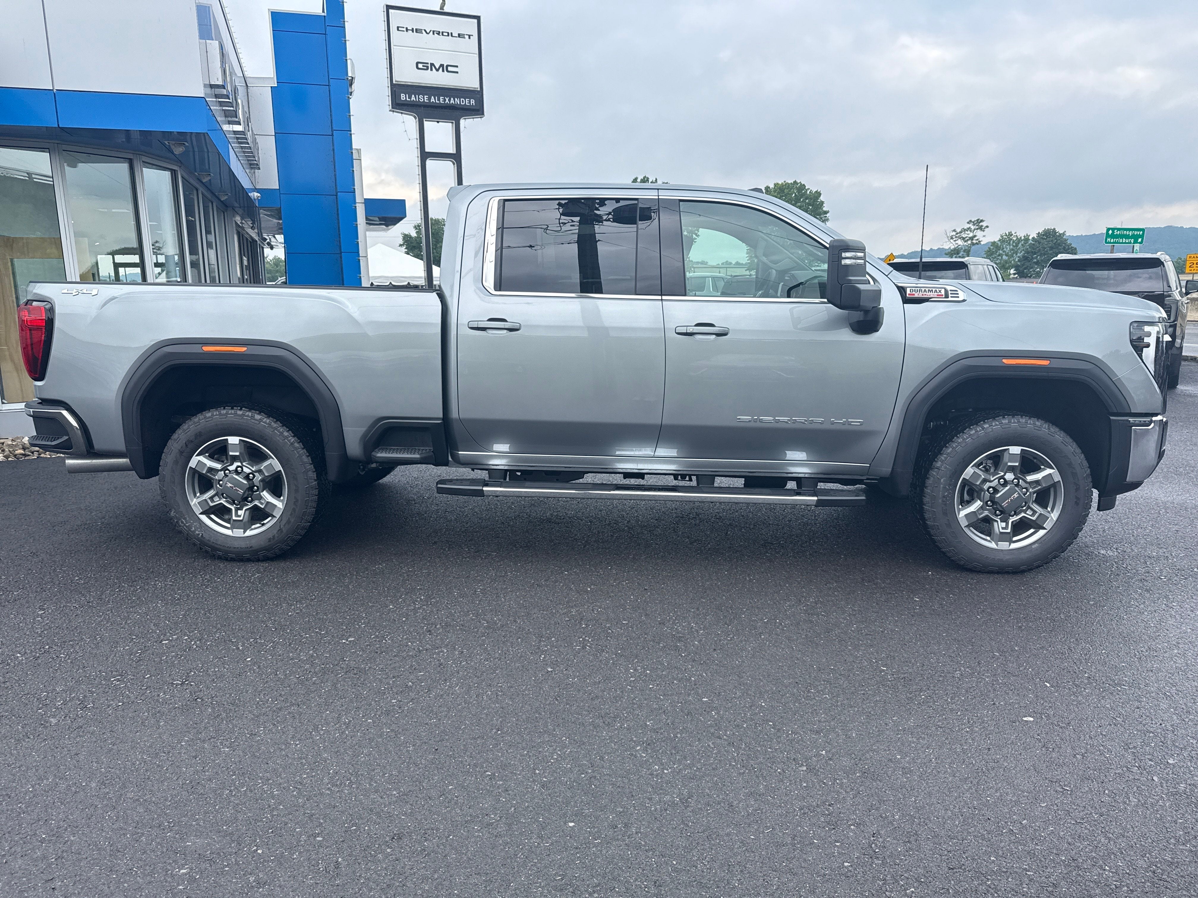 2026 GMC Sierra 2500 HD SLE
