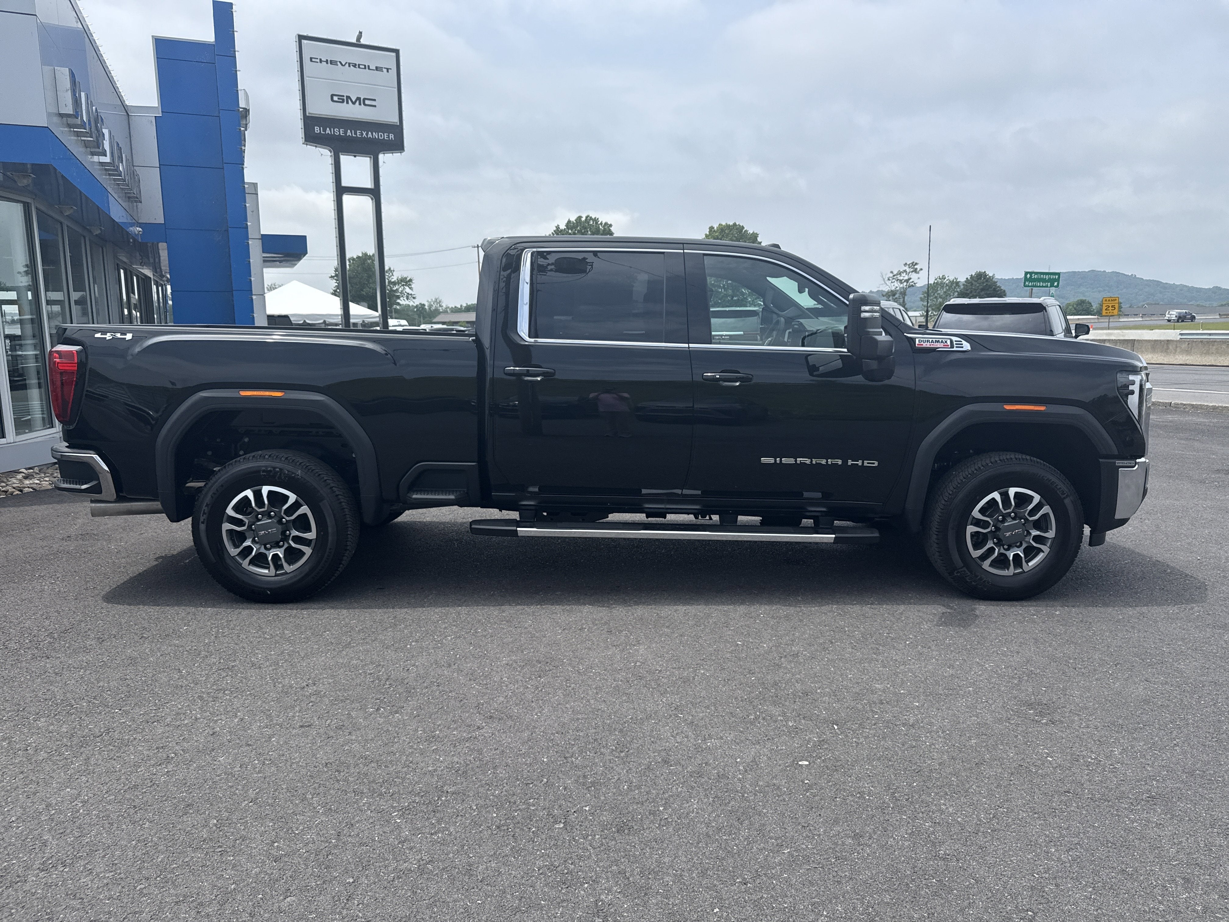 2026 GMC Sierra 2500 HD SLE