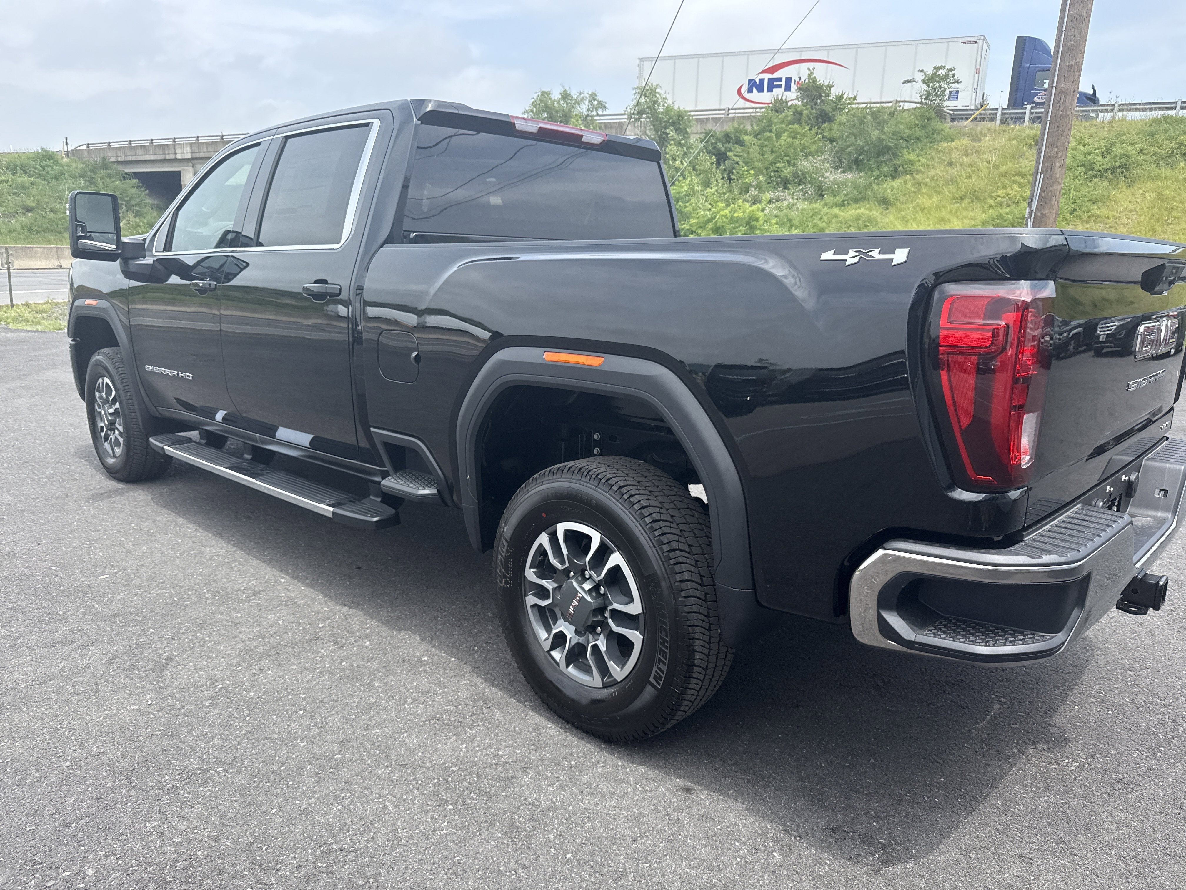 2026 GMC Sierra 2500 HD SLE
