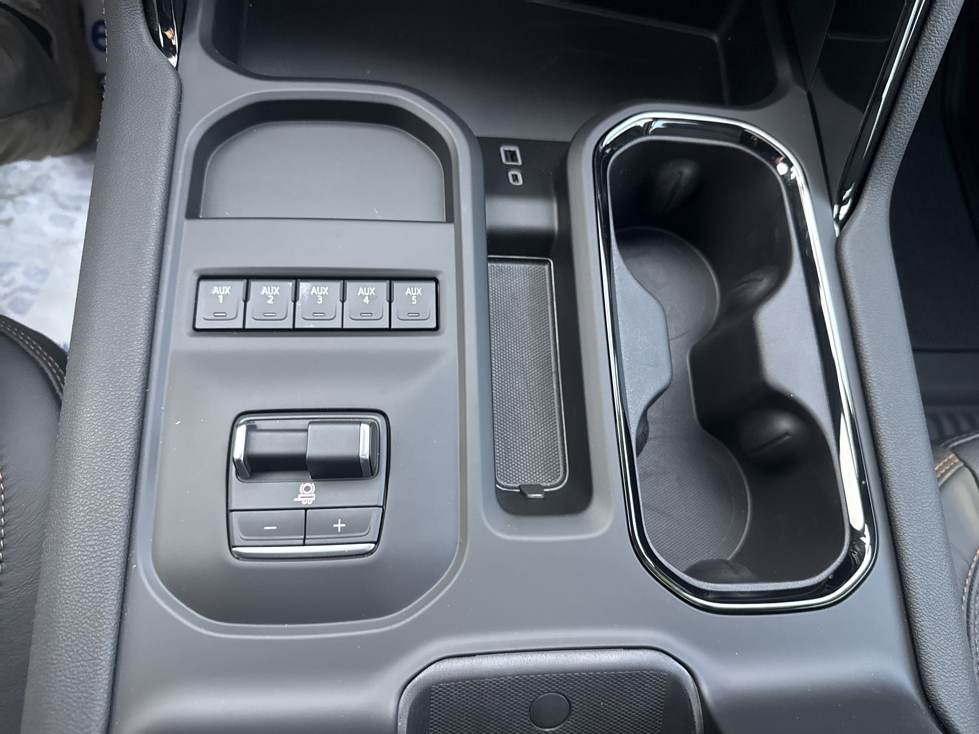 2026 GMC Sierra 2500HD AT4 - Photo 32