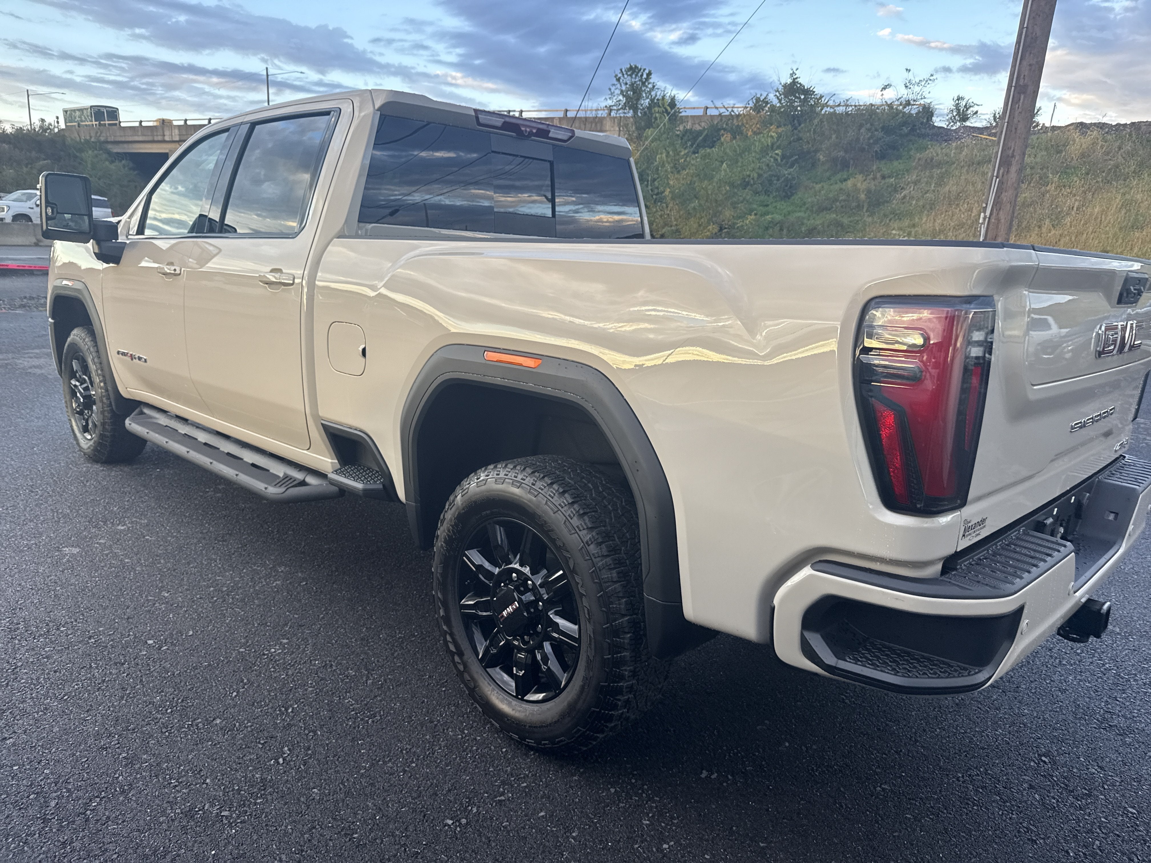 2026 GMC Sierra 2500HD AT4 - Photo 6