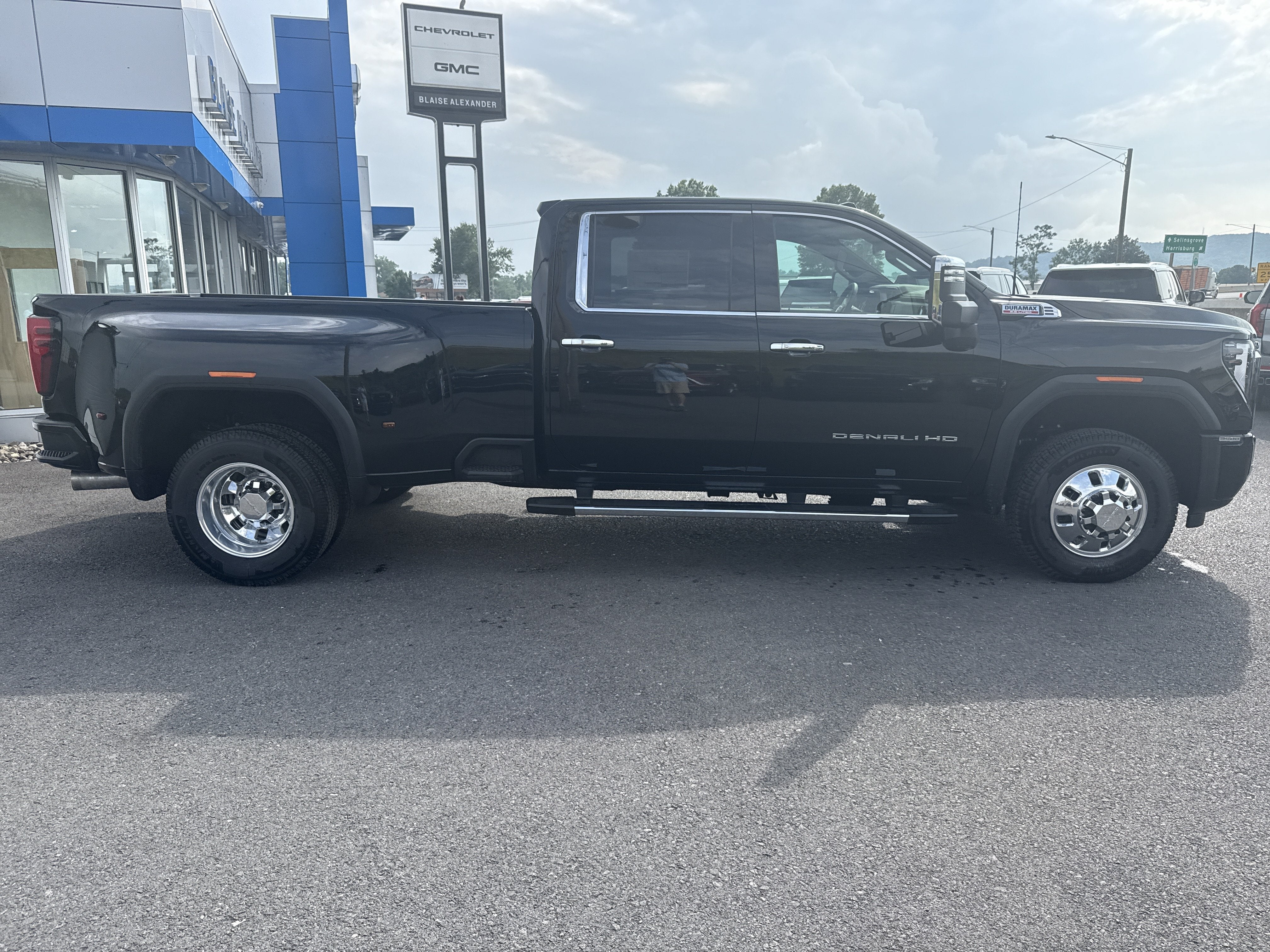2026 GMC Sierra 3500 HD Denali DRW
