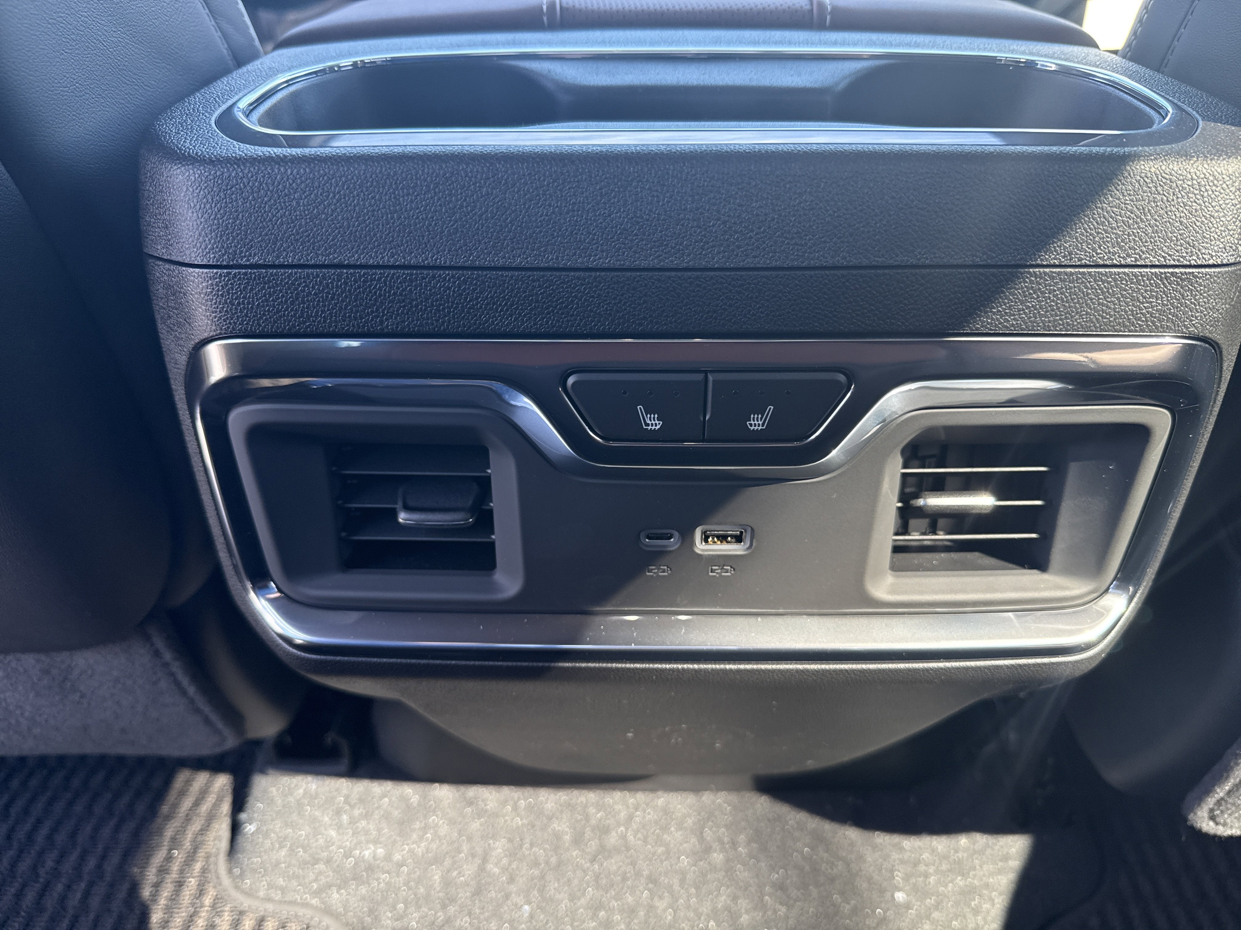 2026 GMC Sierra 2500HD Denali Ultimate - Photo 13