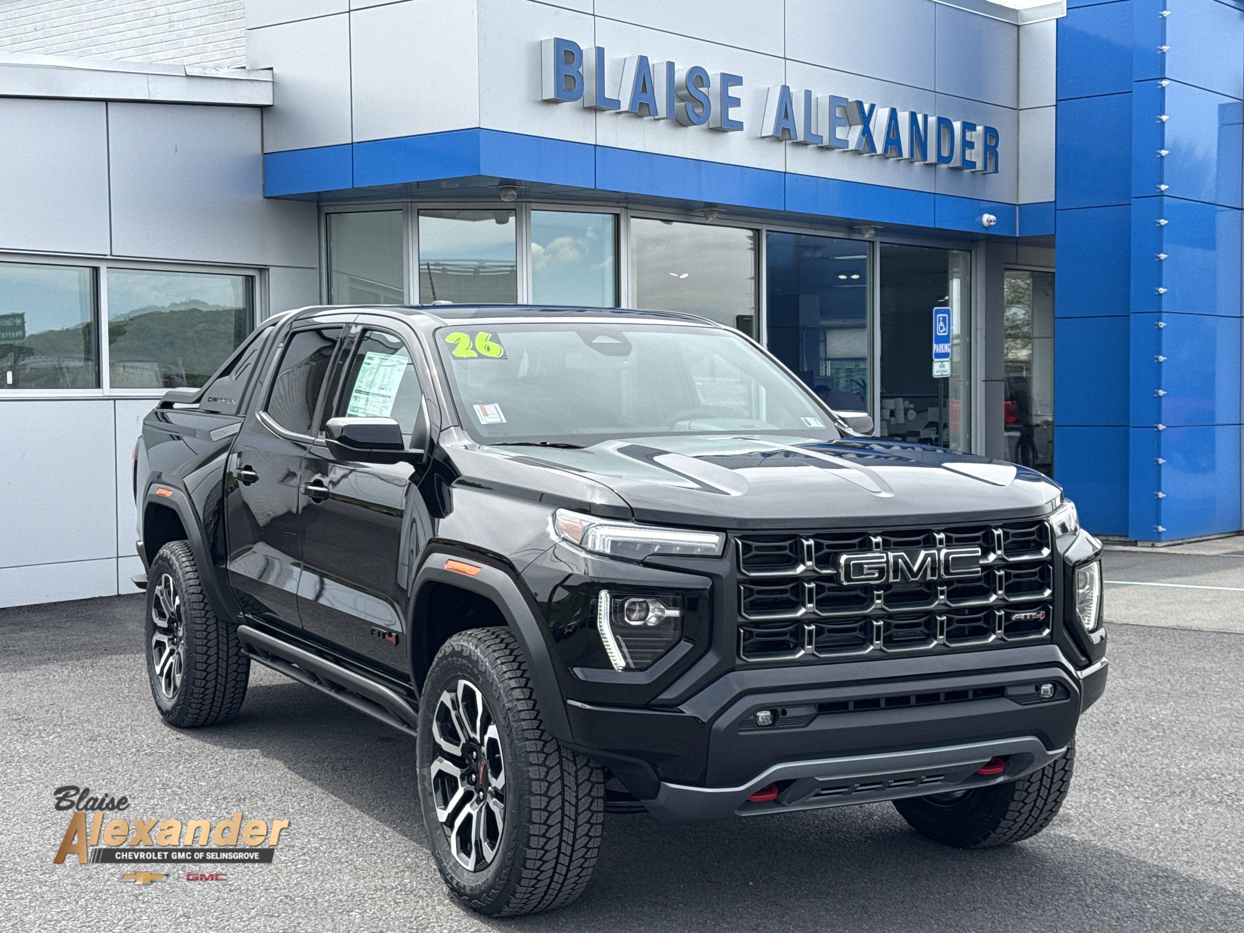 2026 GMC Canyon 4WD AT4 Crew Cab Short Box's photo
