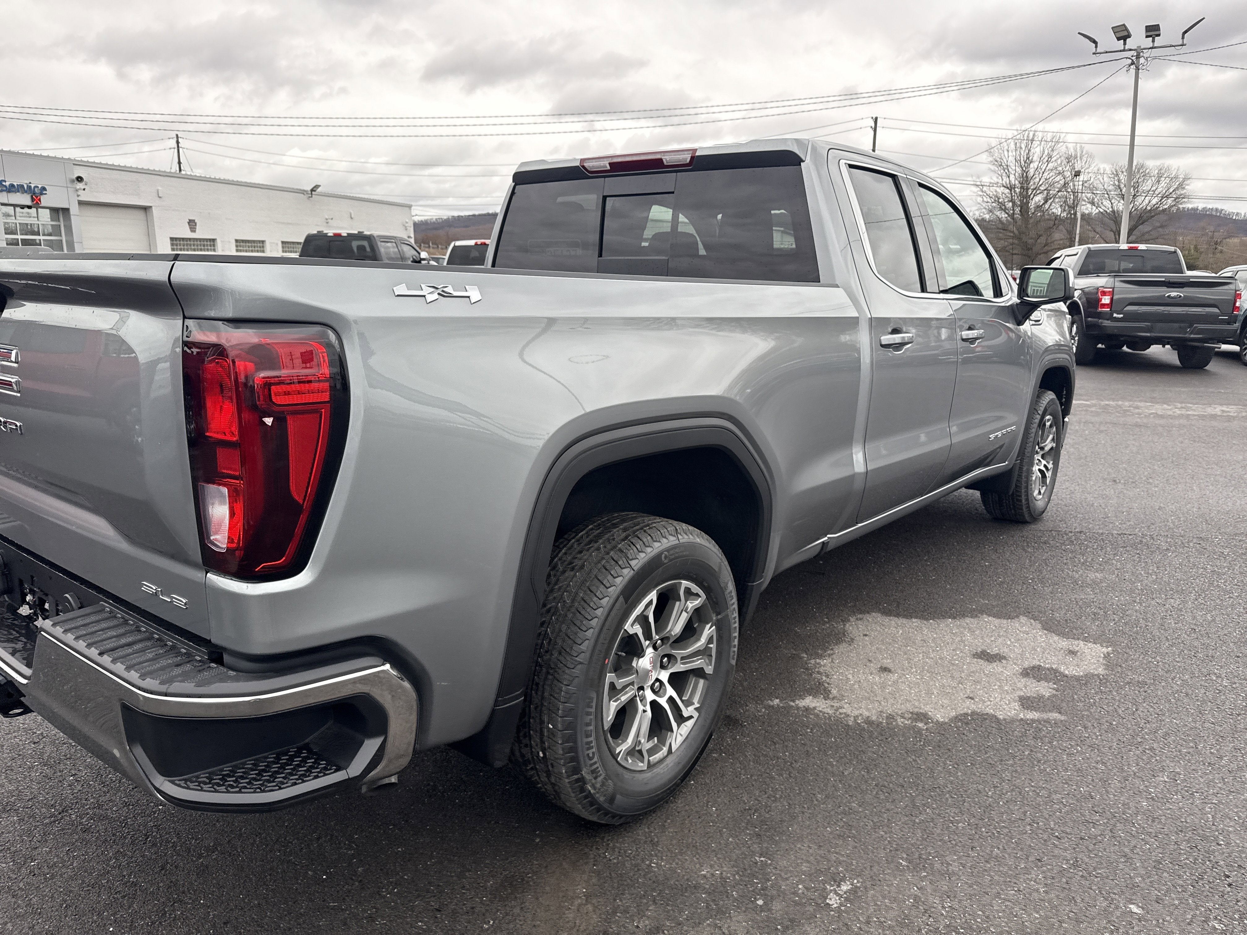 2026 GMC Sierra 1500 SLE
