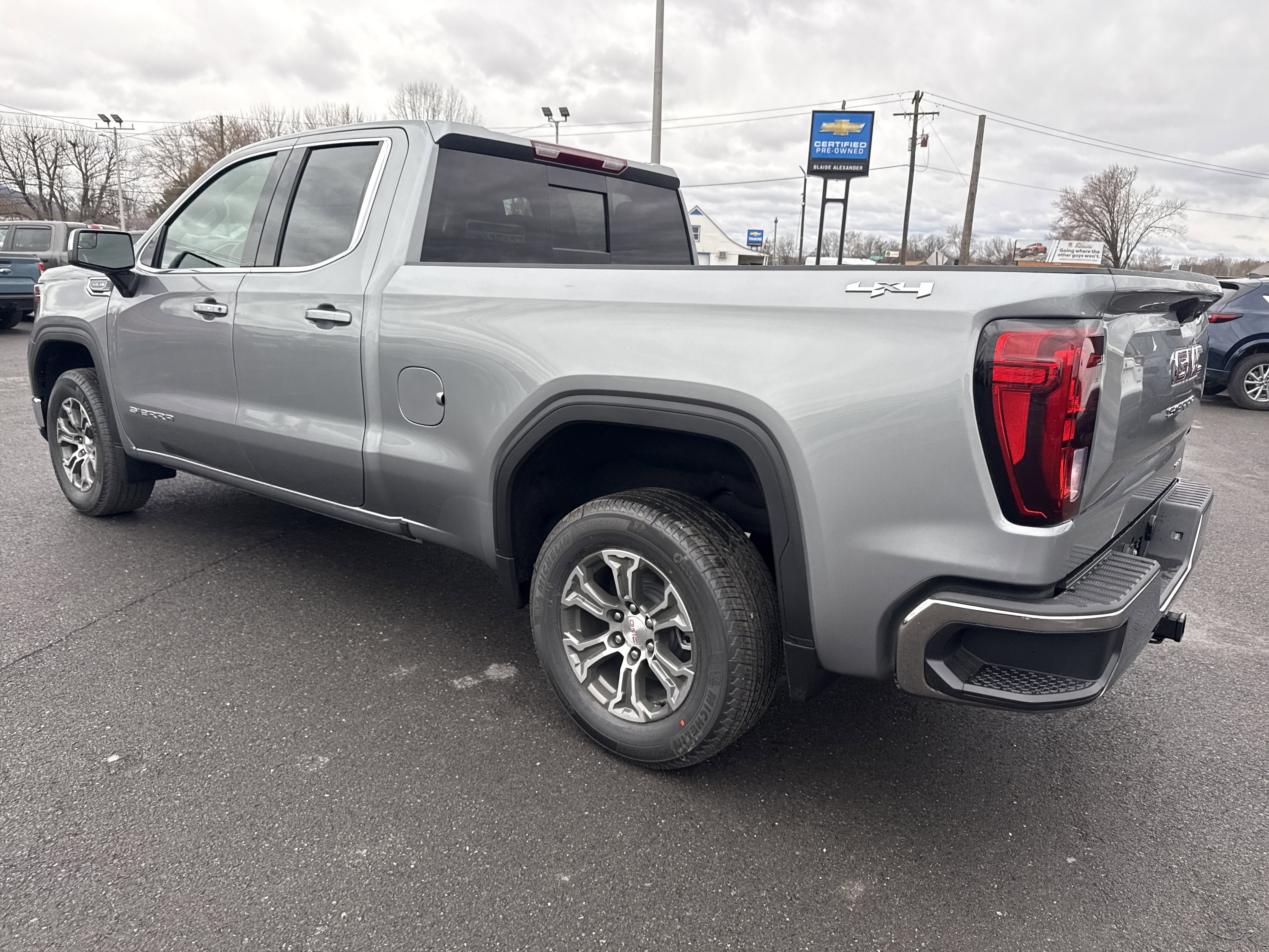 2026 GMC Sierra 1500 SLE
