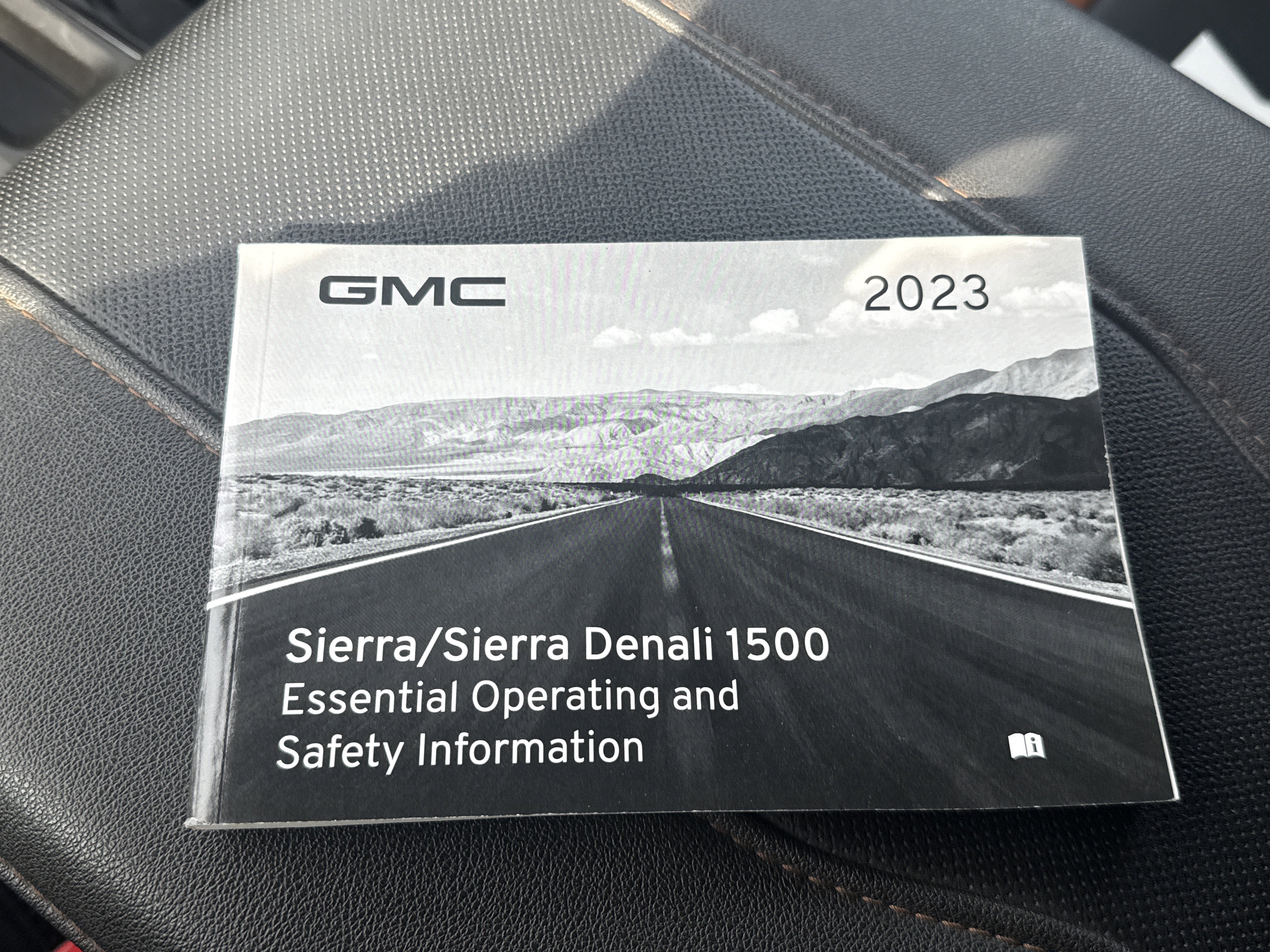 2023 GMC Sierra 1500 AT4