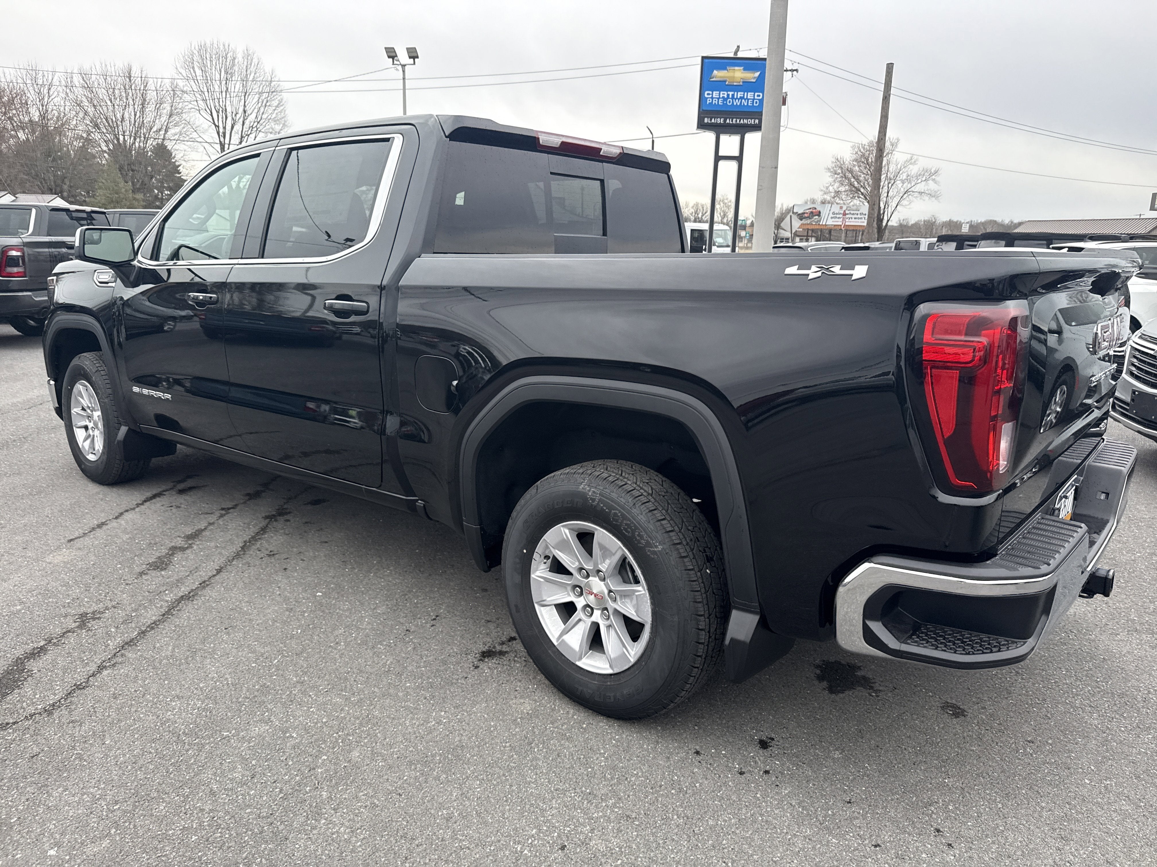 2026 GMC Sierra 1500 SLE