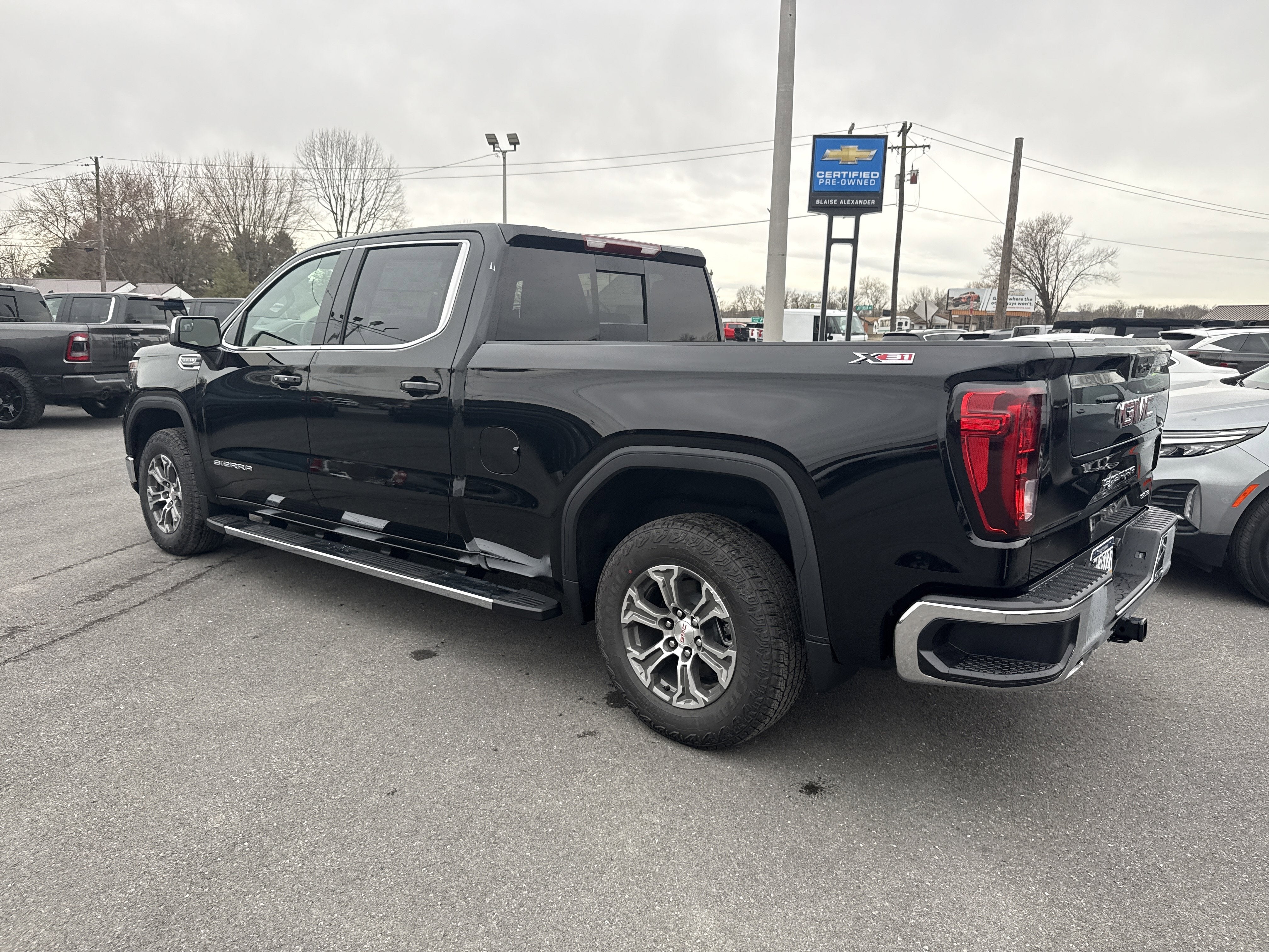 2026 GMC Sierra 1500 SLE