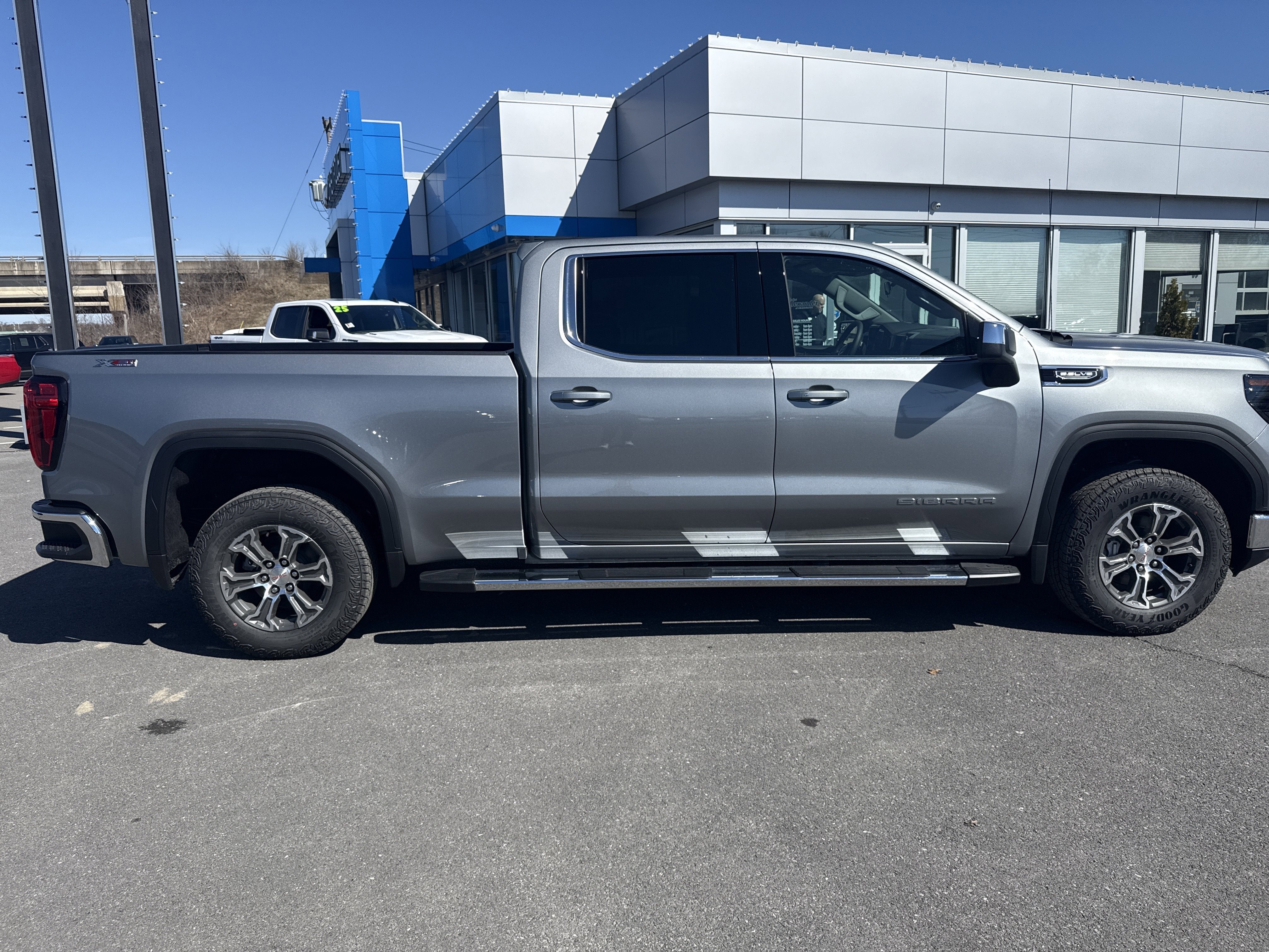 2026 GMC Sierra 1500 SLE