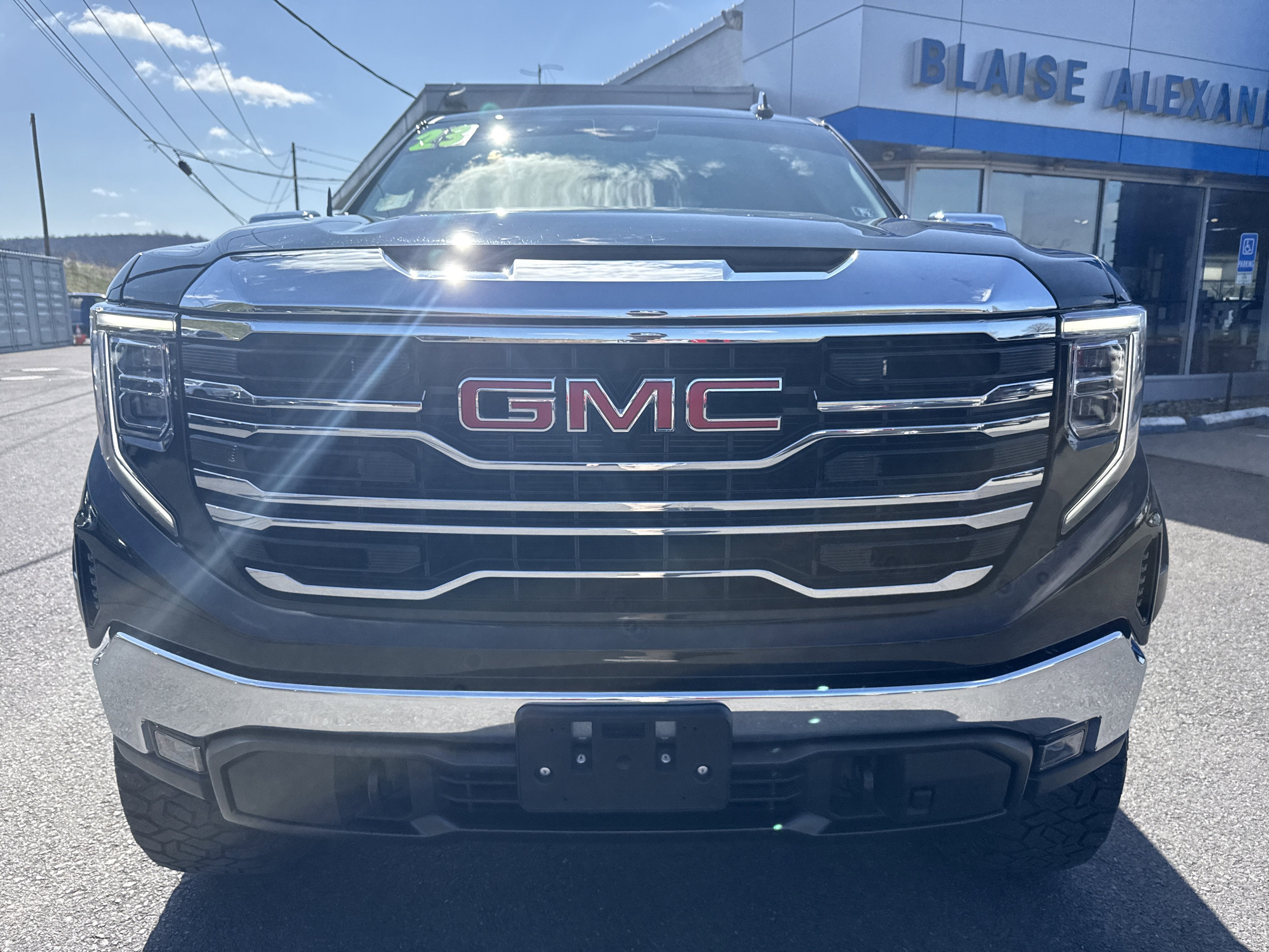 2023 GMC Sierra 1500 SLT